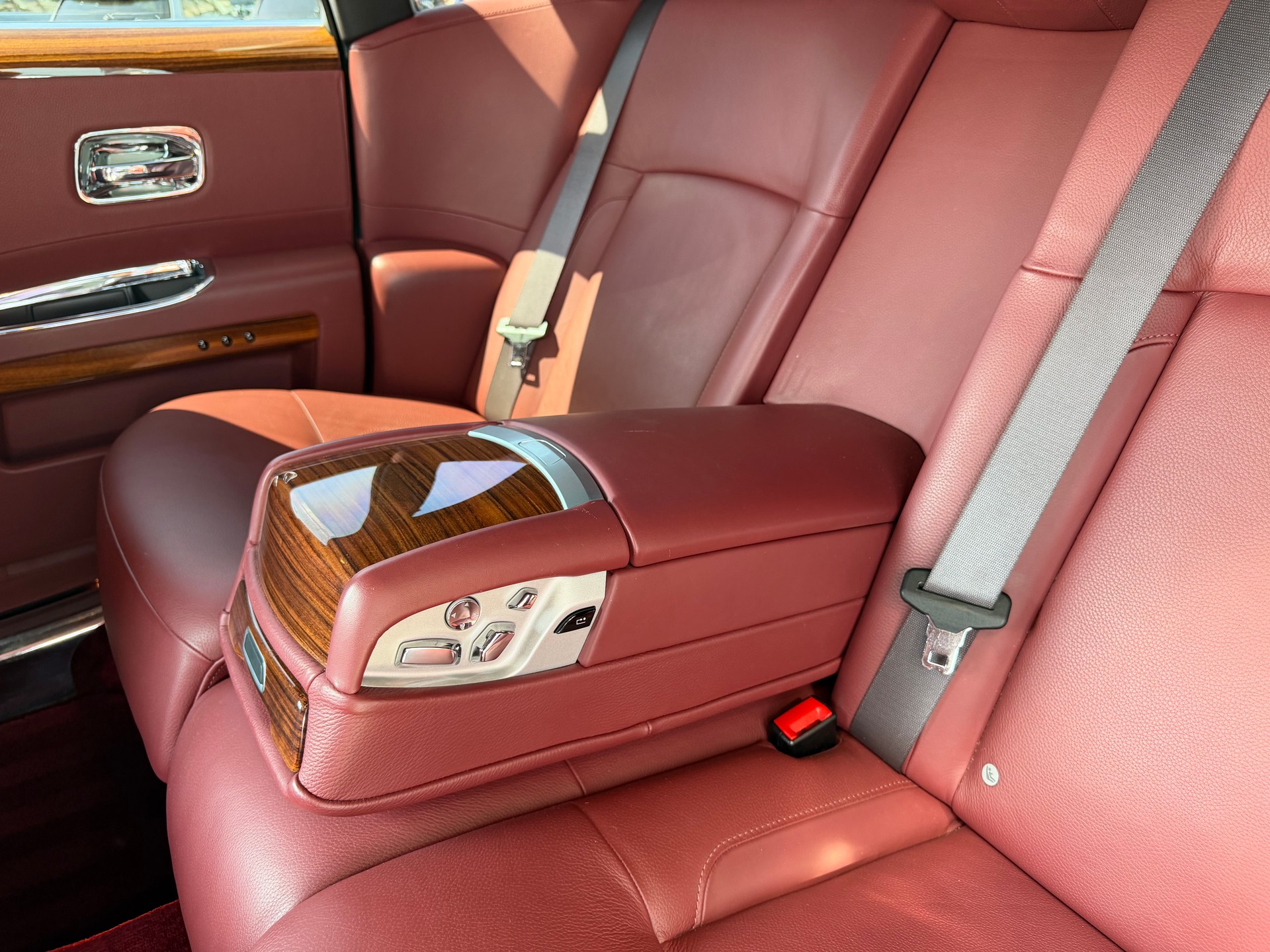 ROLLS-ROYCE Ghost 6.6 V12-image-9