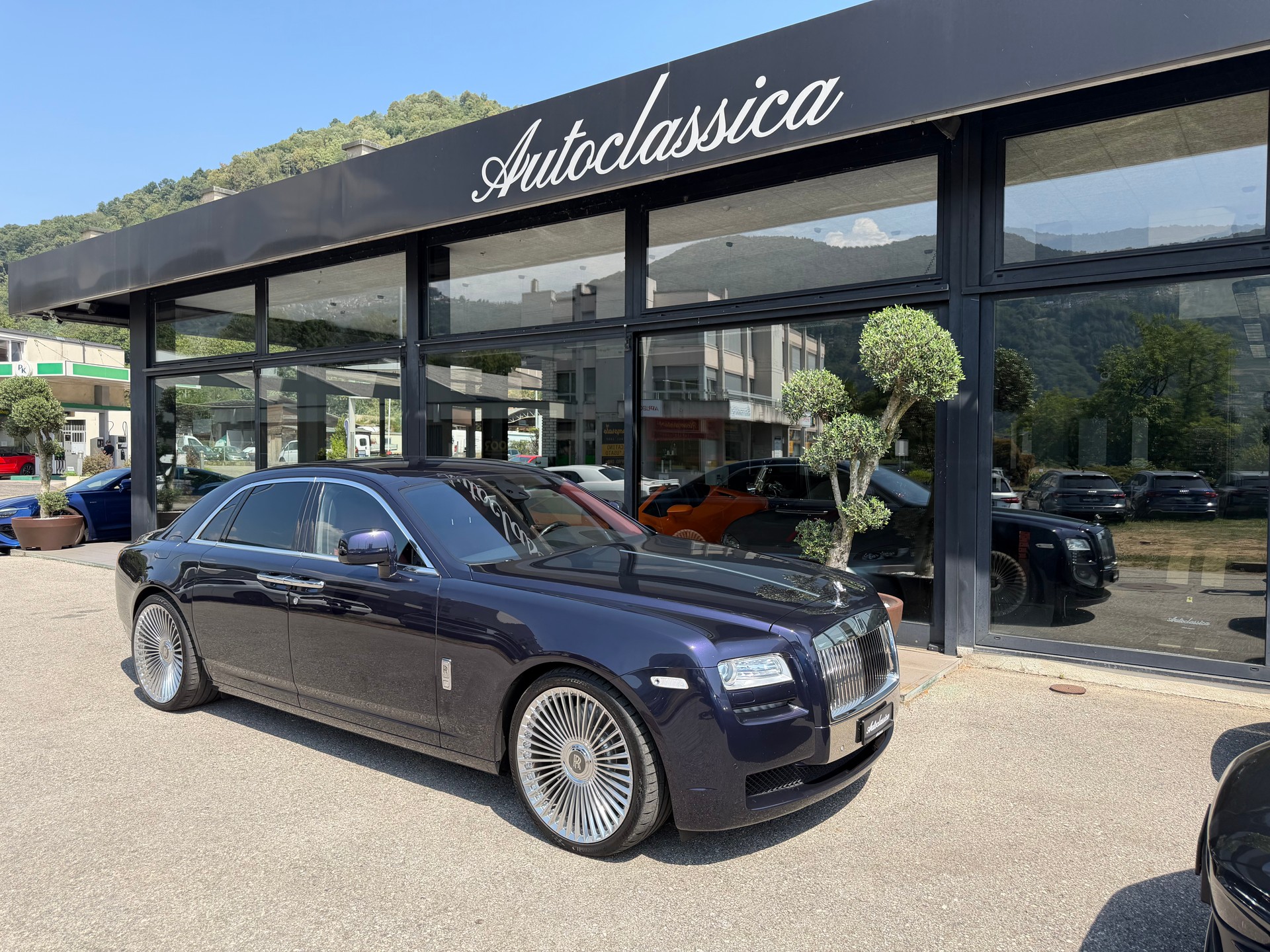 ROLLS-ROYCE Ghost 6.6 V12-showroom-element-3