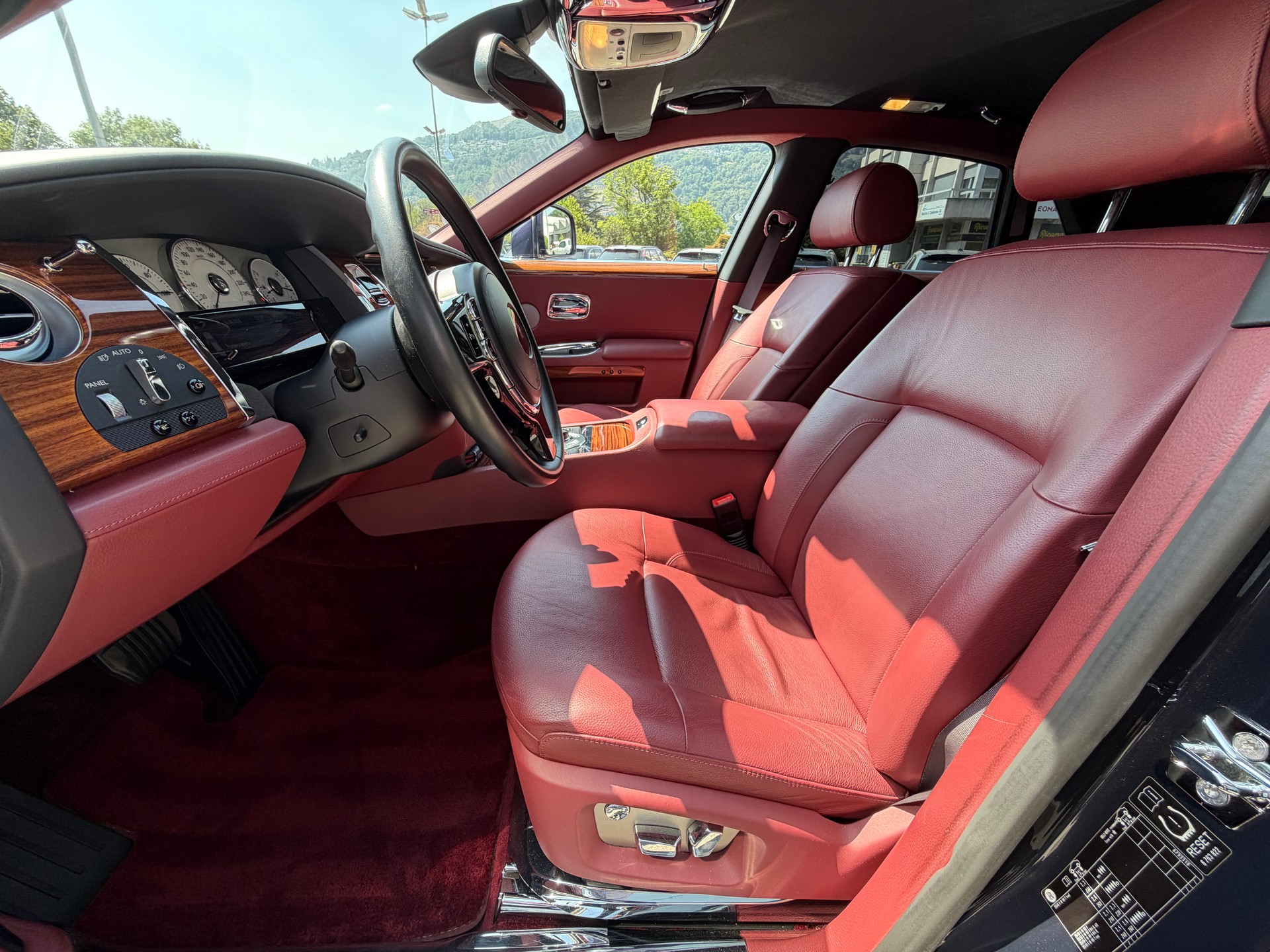 ROLLS-ROYCE Ghost 6.6 V12-image-13