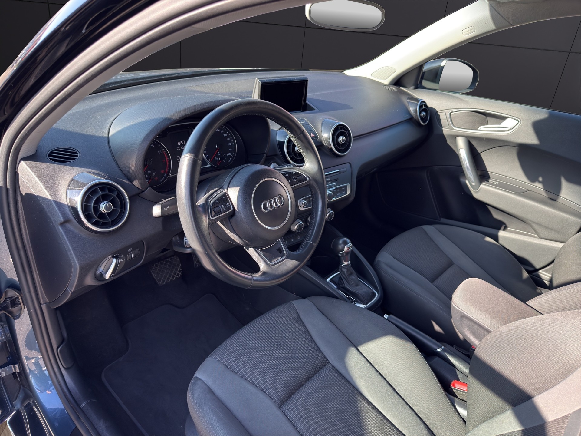 AUDI A1 Sportback 1.4 TFSI Sport S-tronic-image-12