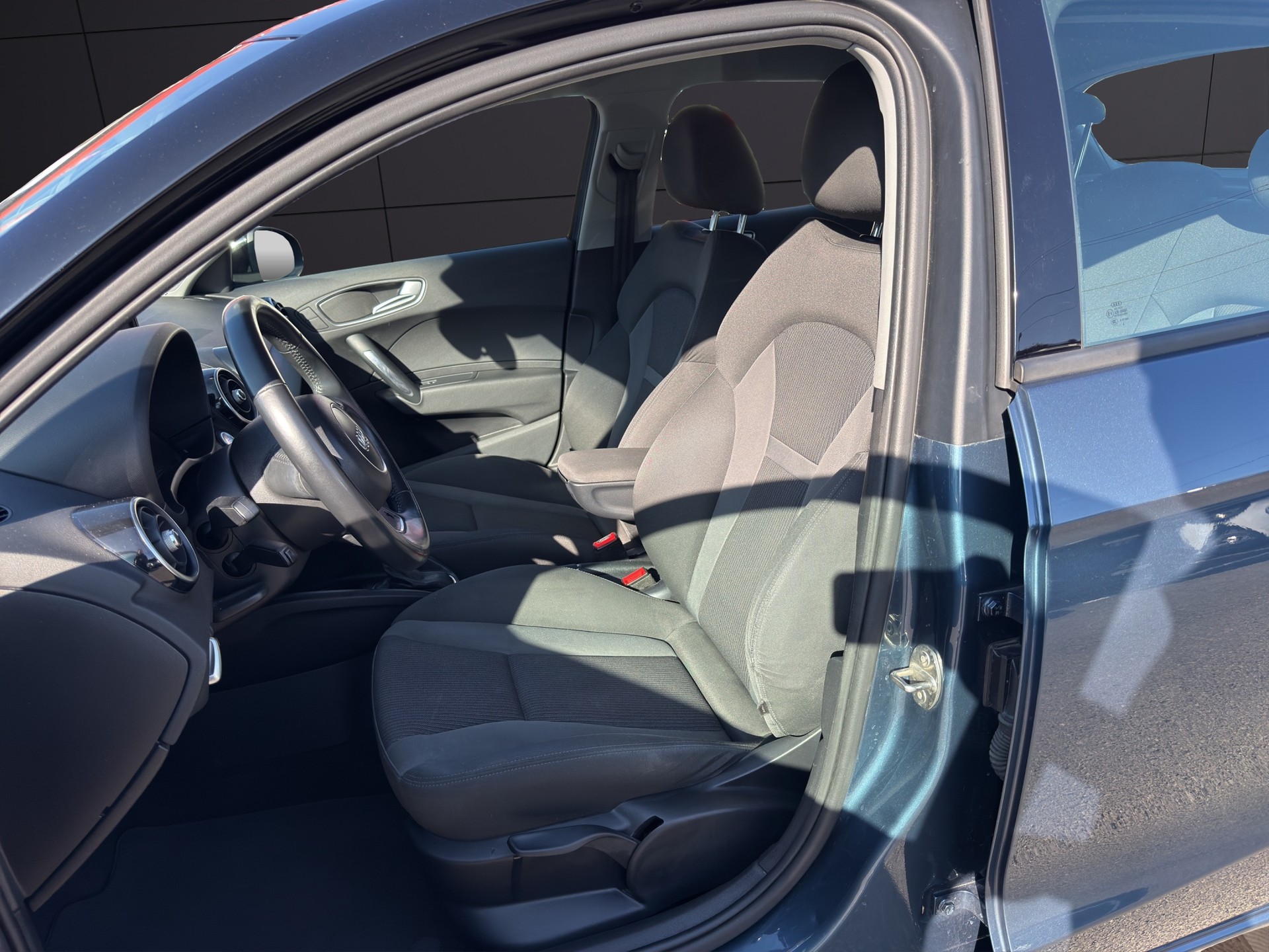 AUDI A1 Sportback 1.4 TFSI Sport S-tronic-image-13
