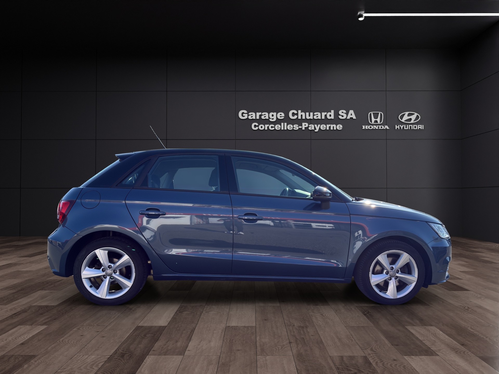 AUDI A1 Sportback 1.4 TFSI Sport S-tronic-showroom-element-3