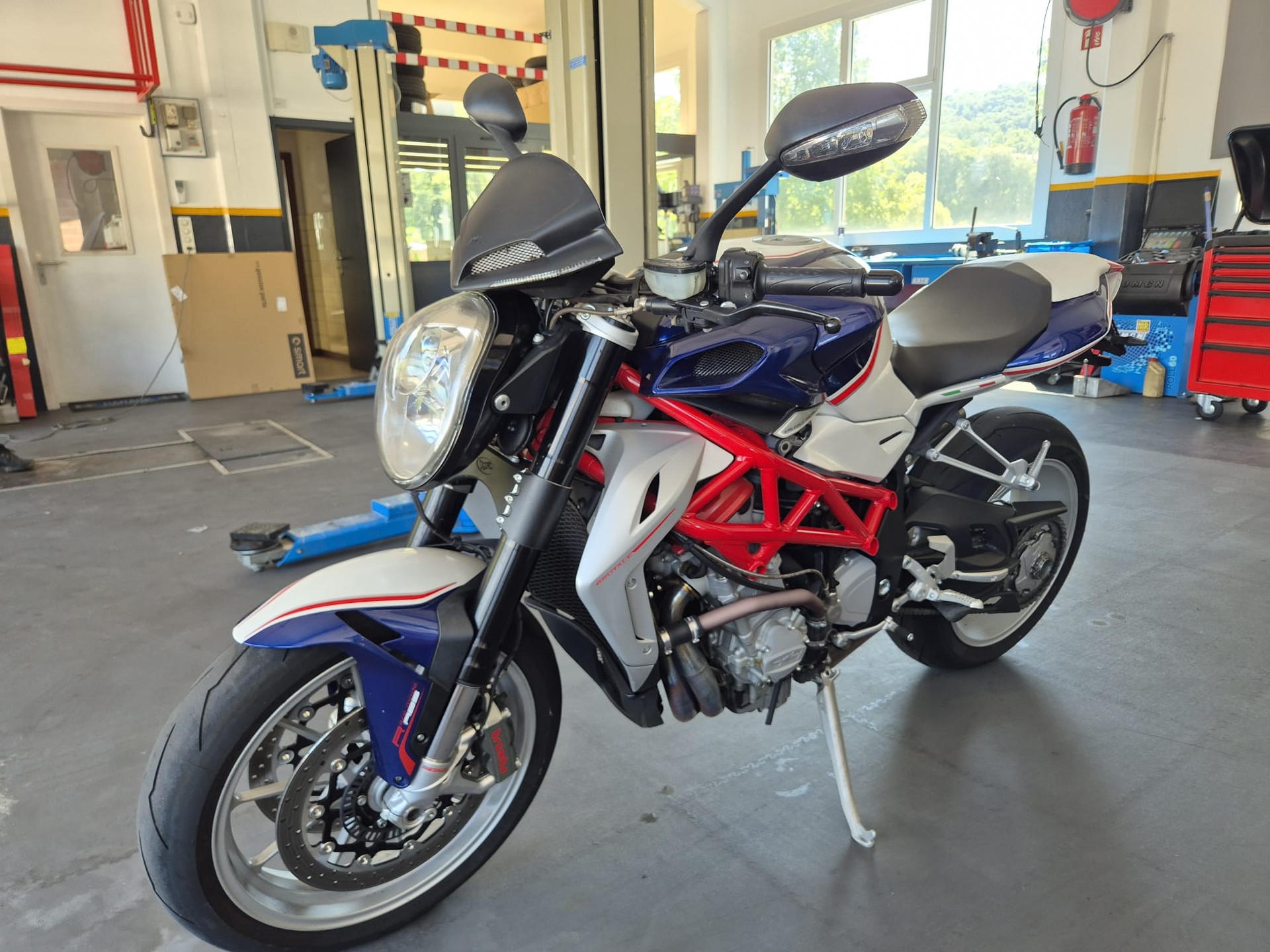 MV AGUSTA B4 Brutale 1090 RR ABS-image-3
