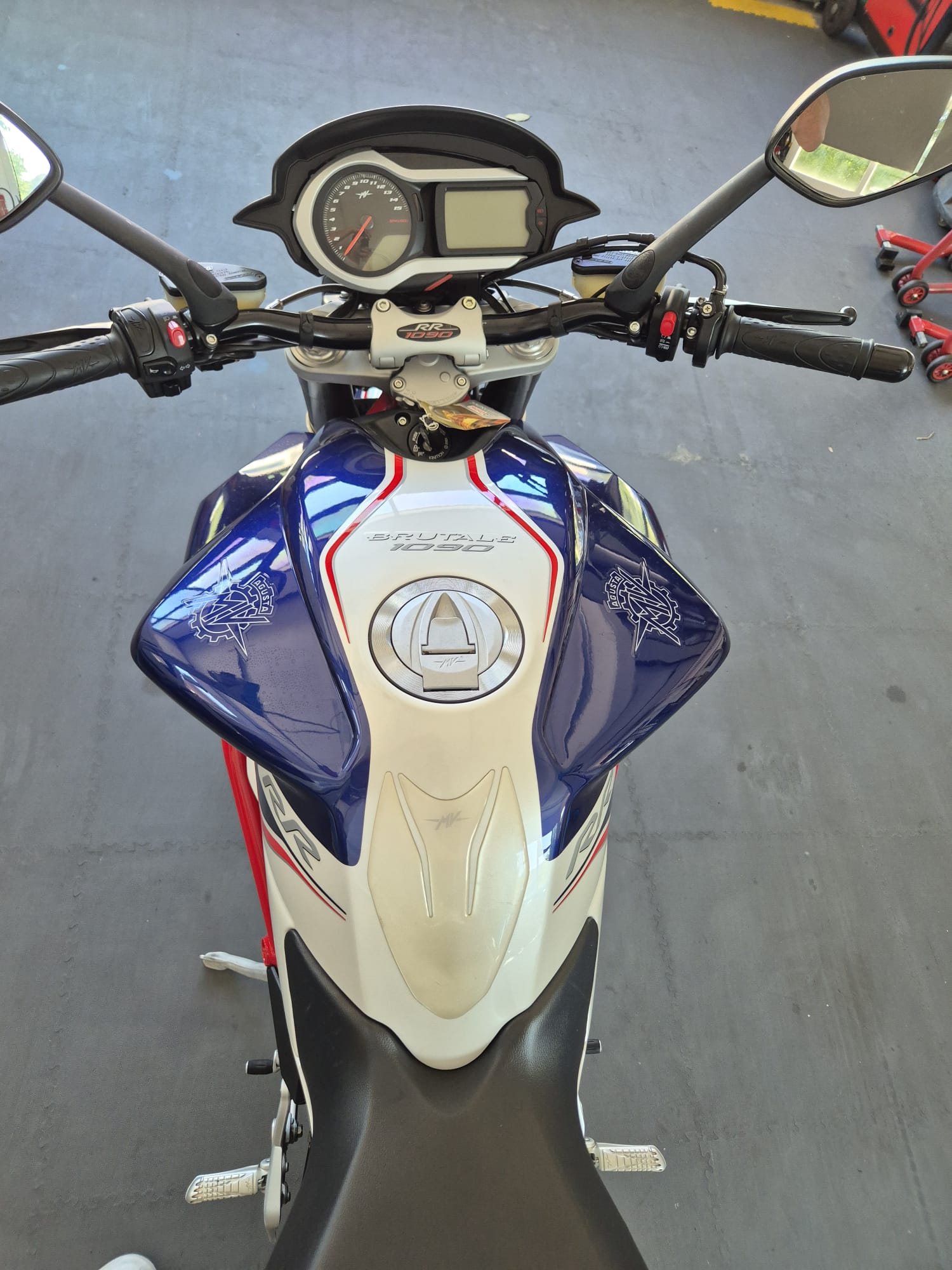 MV AGUSTA B4 Brutale 1090 RR ABS-image-6
