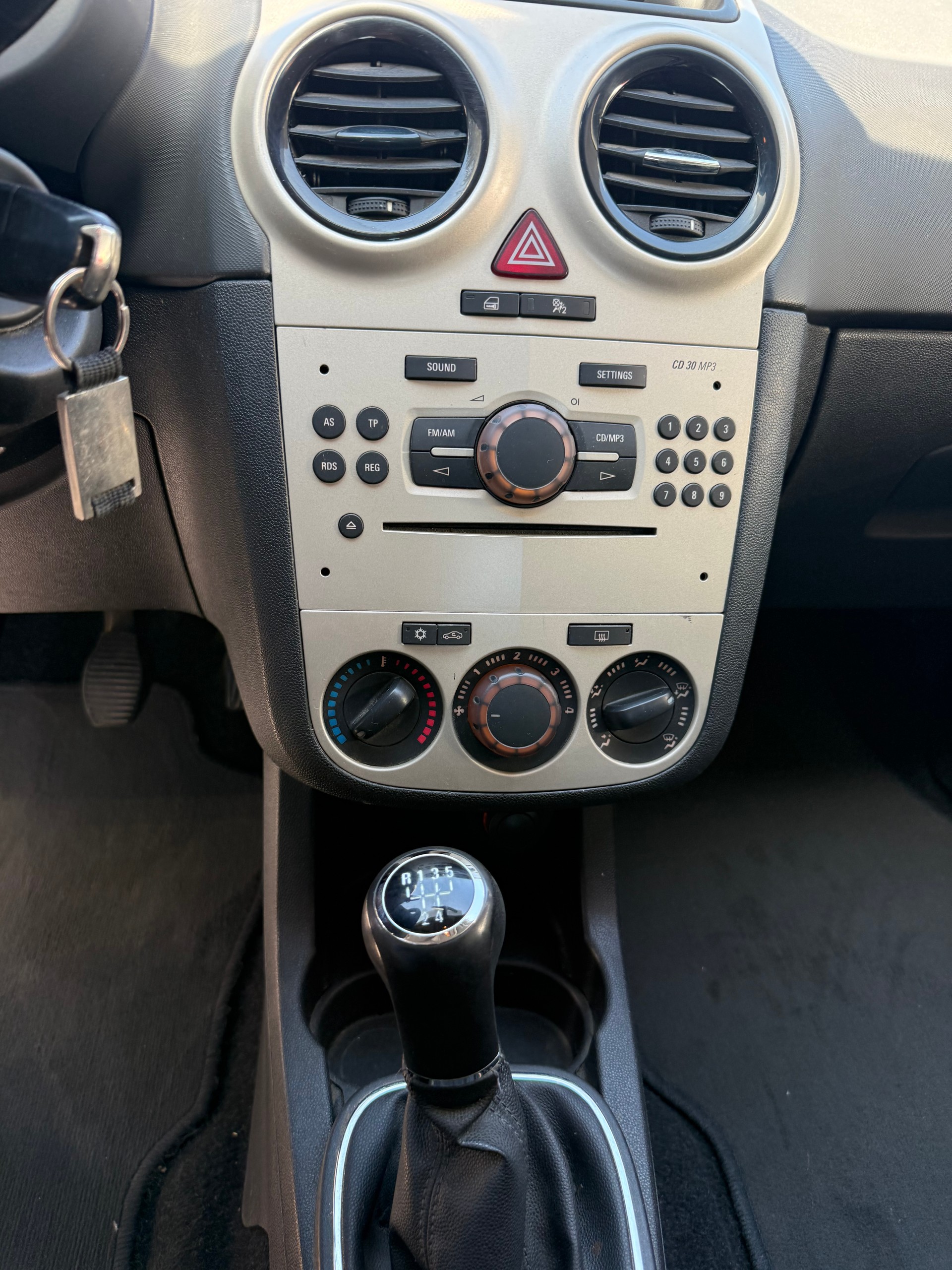OPEL Corsa 1.2 TP (Essentia)-image-9