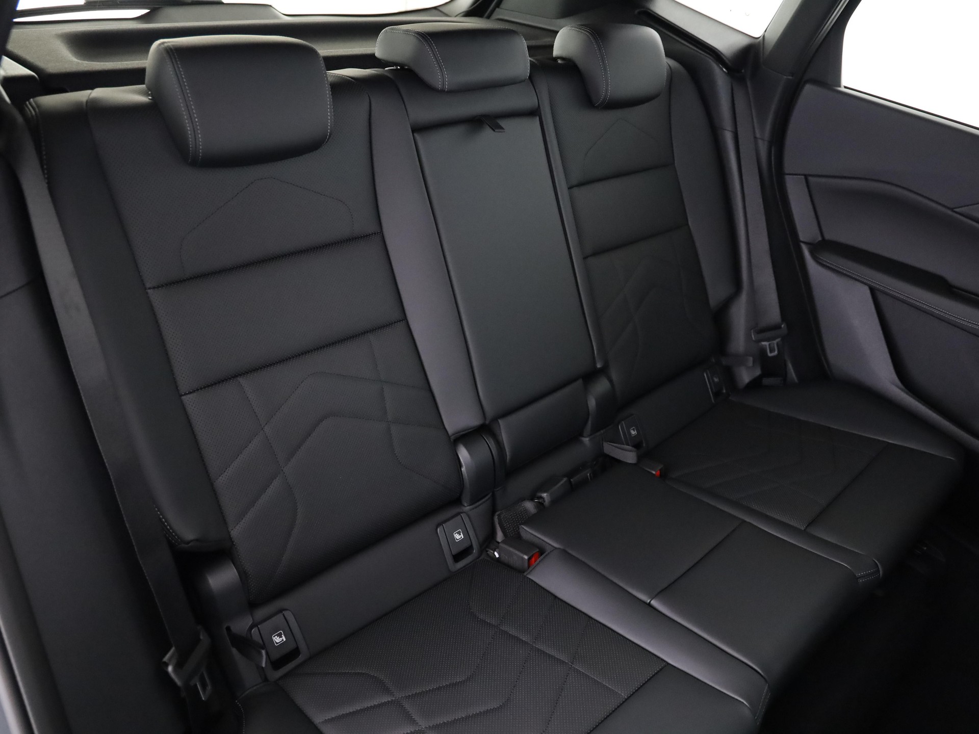 BMW 223d xDrive Active Tourer-image-15