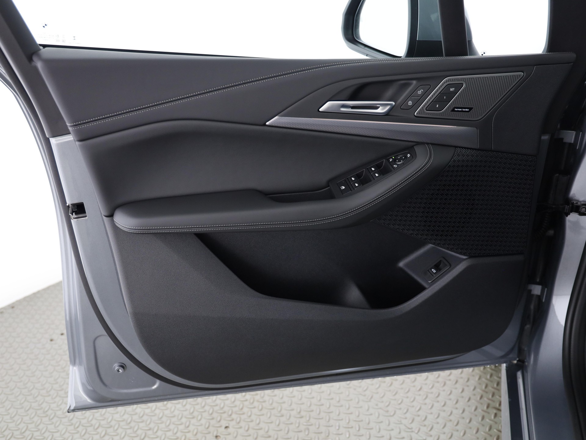 BMW 223d xDrive Active Tourer-image-9