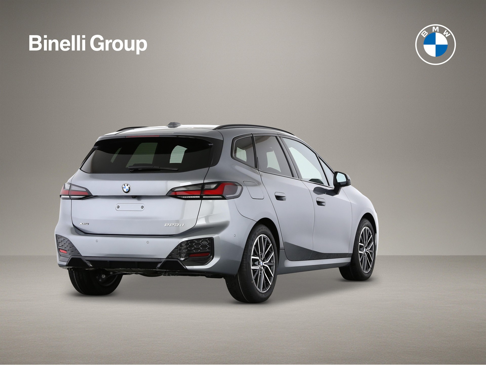 BMW 223d xDrive Active Tourer-showroom-element-1
