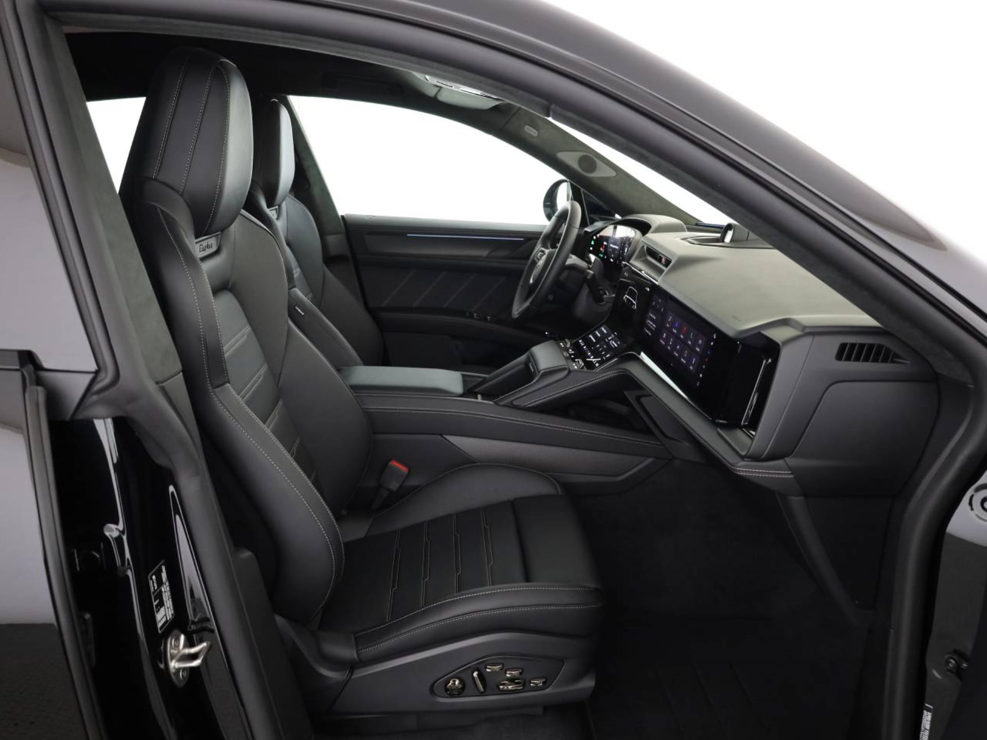 PORSCHE Cayenne Turbo Coupé Electric-image-14