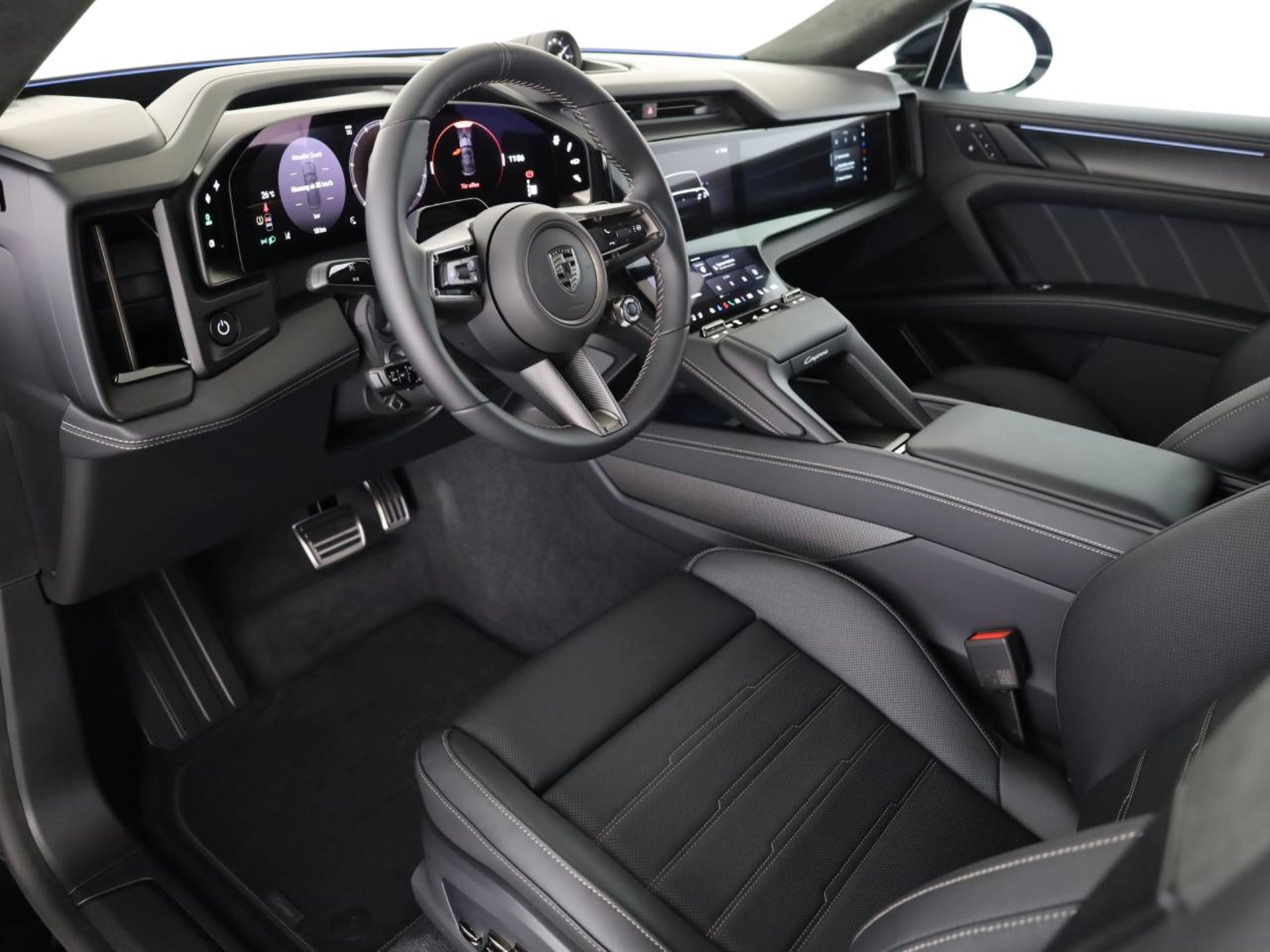 PORSCHE Cayenne Turbo Coupé Electric-showroom-element-3