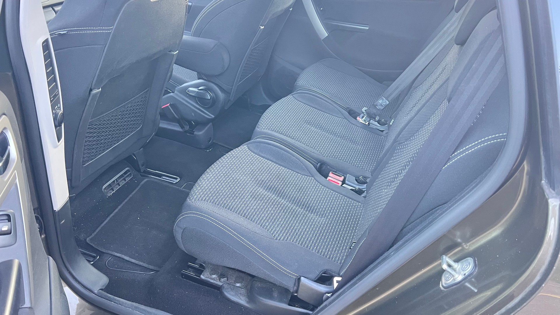 CITROEN C4 Picasso 1.6i 16V THP Swiss Style EGS6-image-6