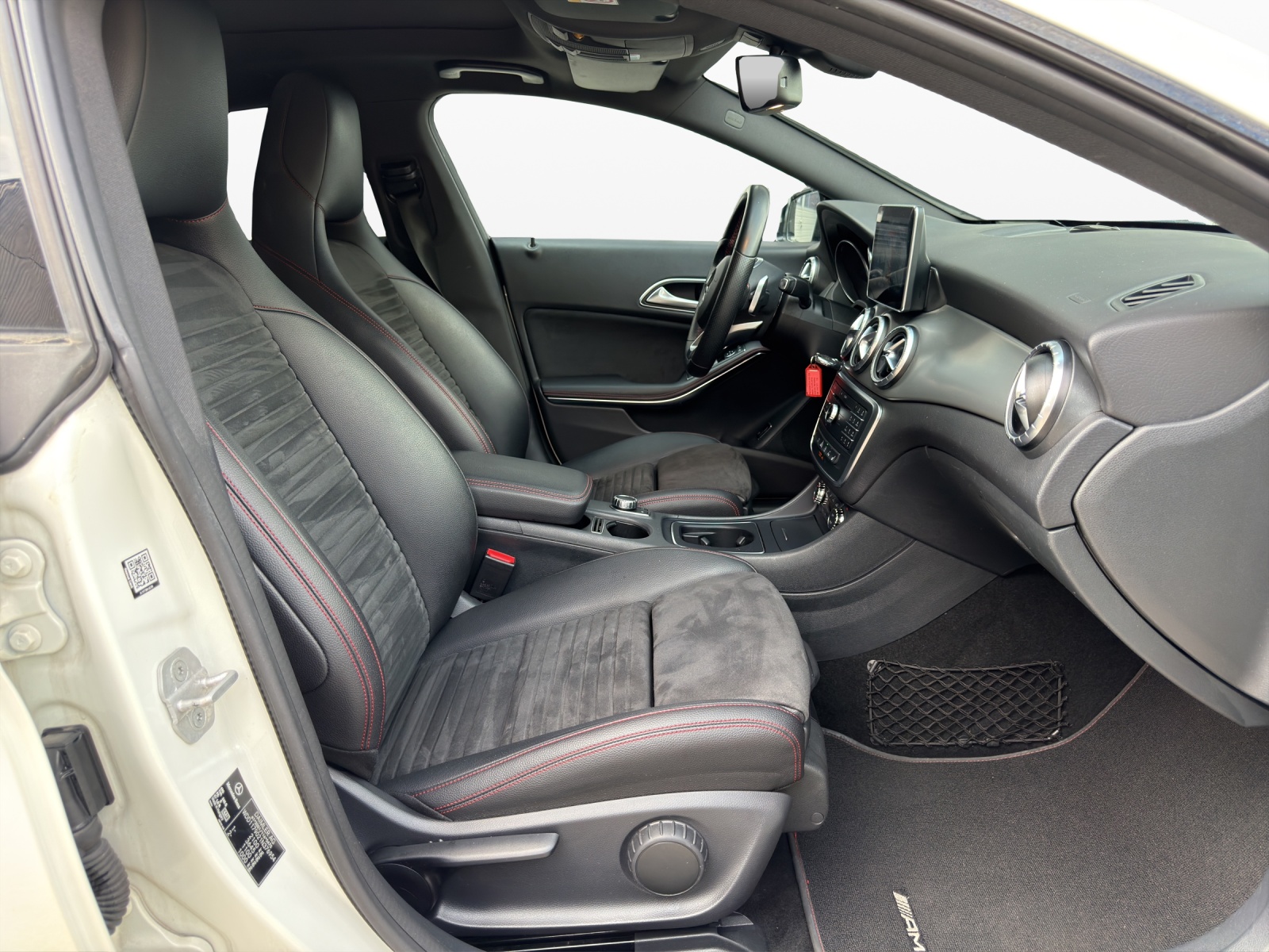 MERCEDES-BENZ CLA Shooting Brake 200 CDI AMG Line 4Matic 7G-DCT-image-14