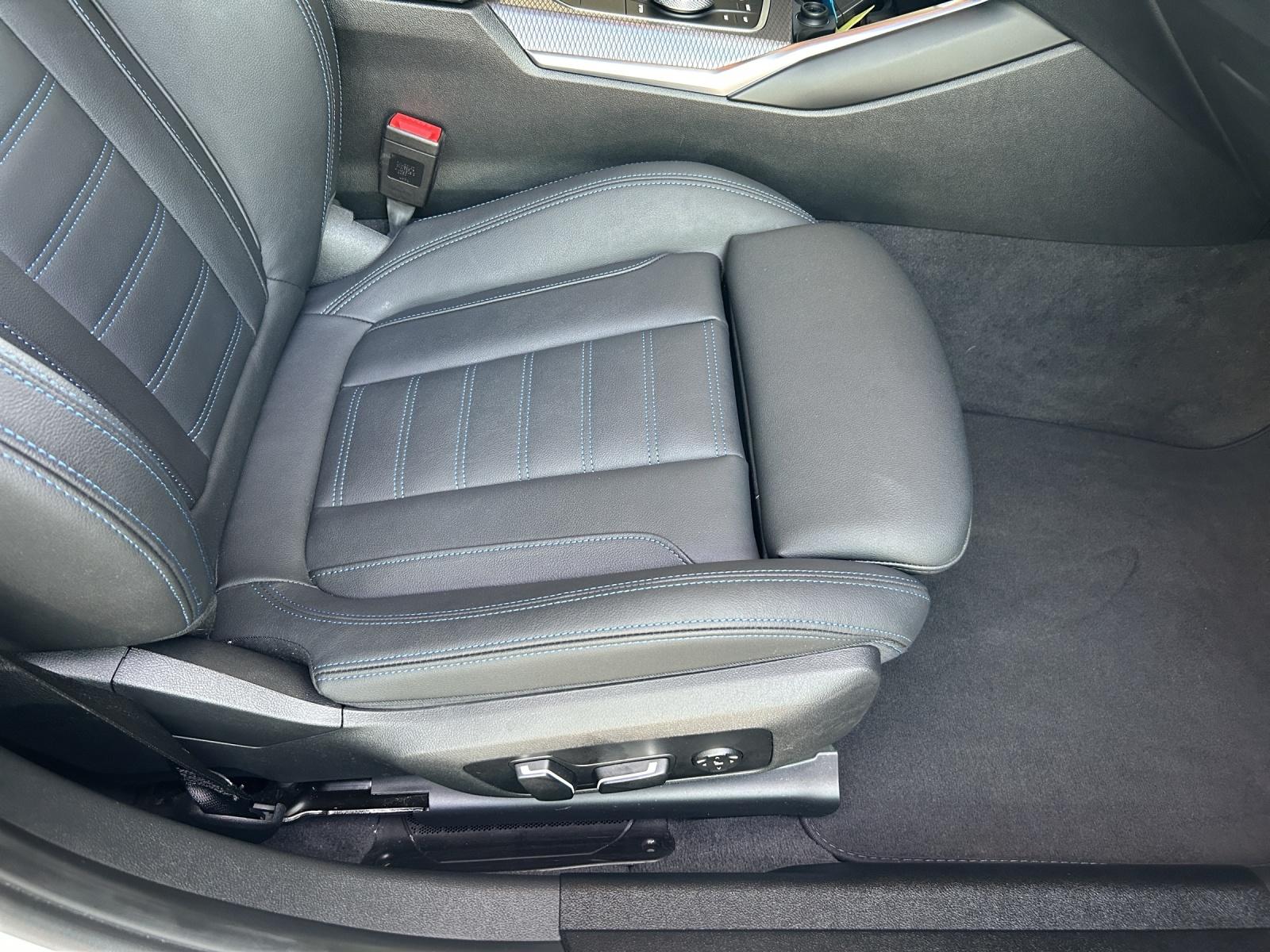 BMW 320d xDrive SAG Touring-image-18