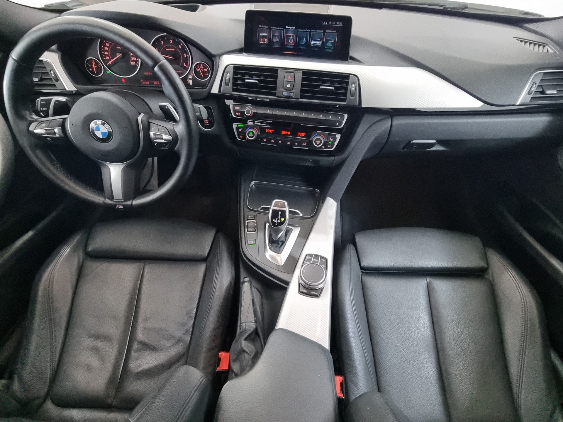 BMW 330d xDrive SAG Touring-image-7
