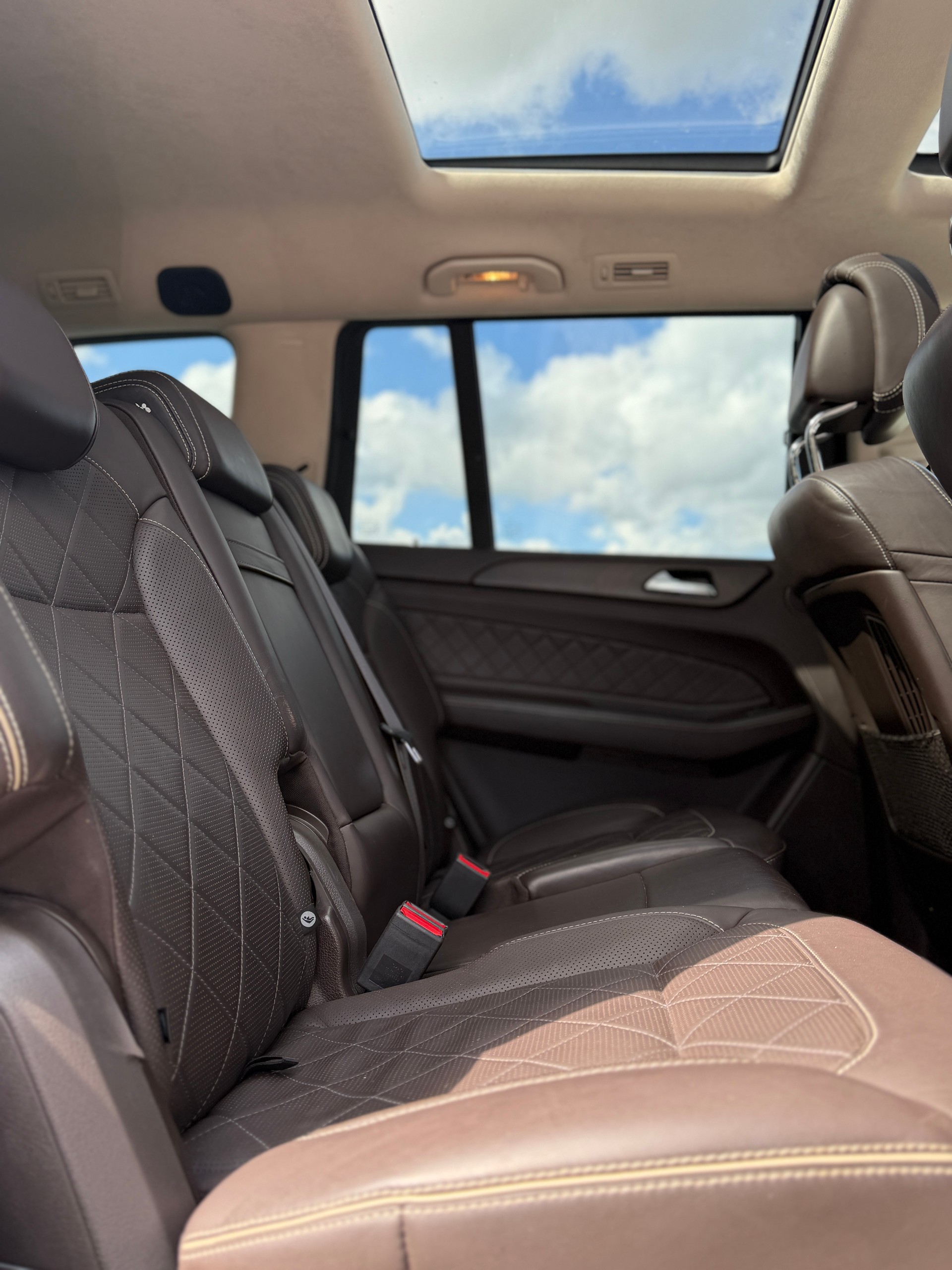 MERCEDES-BENZ GLS 350 d 4Matic 9G-TRONIC-showroom-element-3