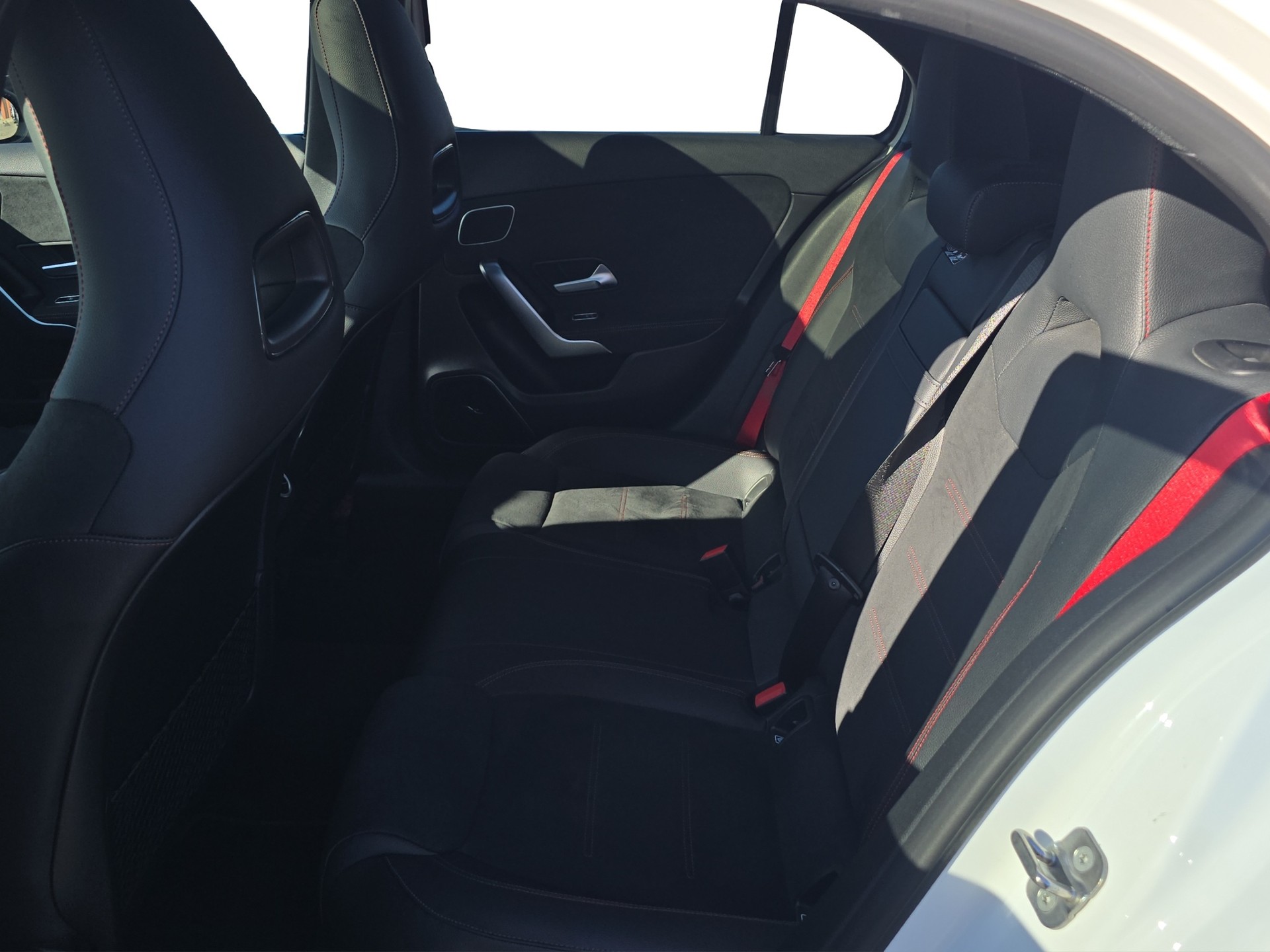 MERCEDES-BENZ A AMG 35 4Matic 8G-DCT-image-9