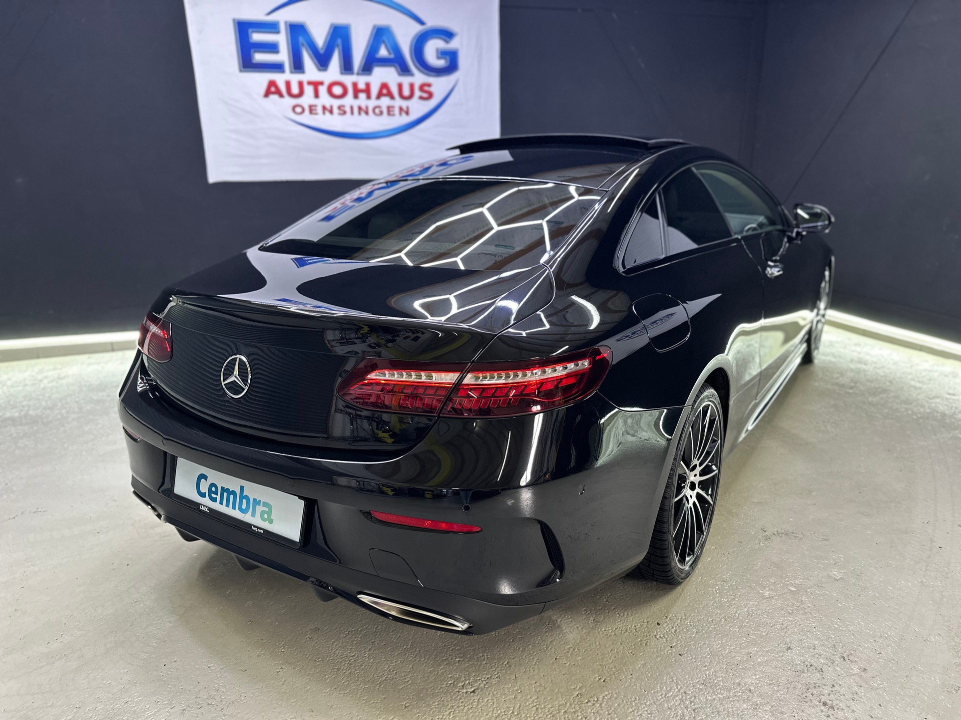 MERCEDES-BENZ E 200 Coupé 4Matic AMG Line 9G-Tronic-image-7