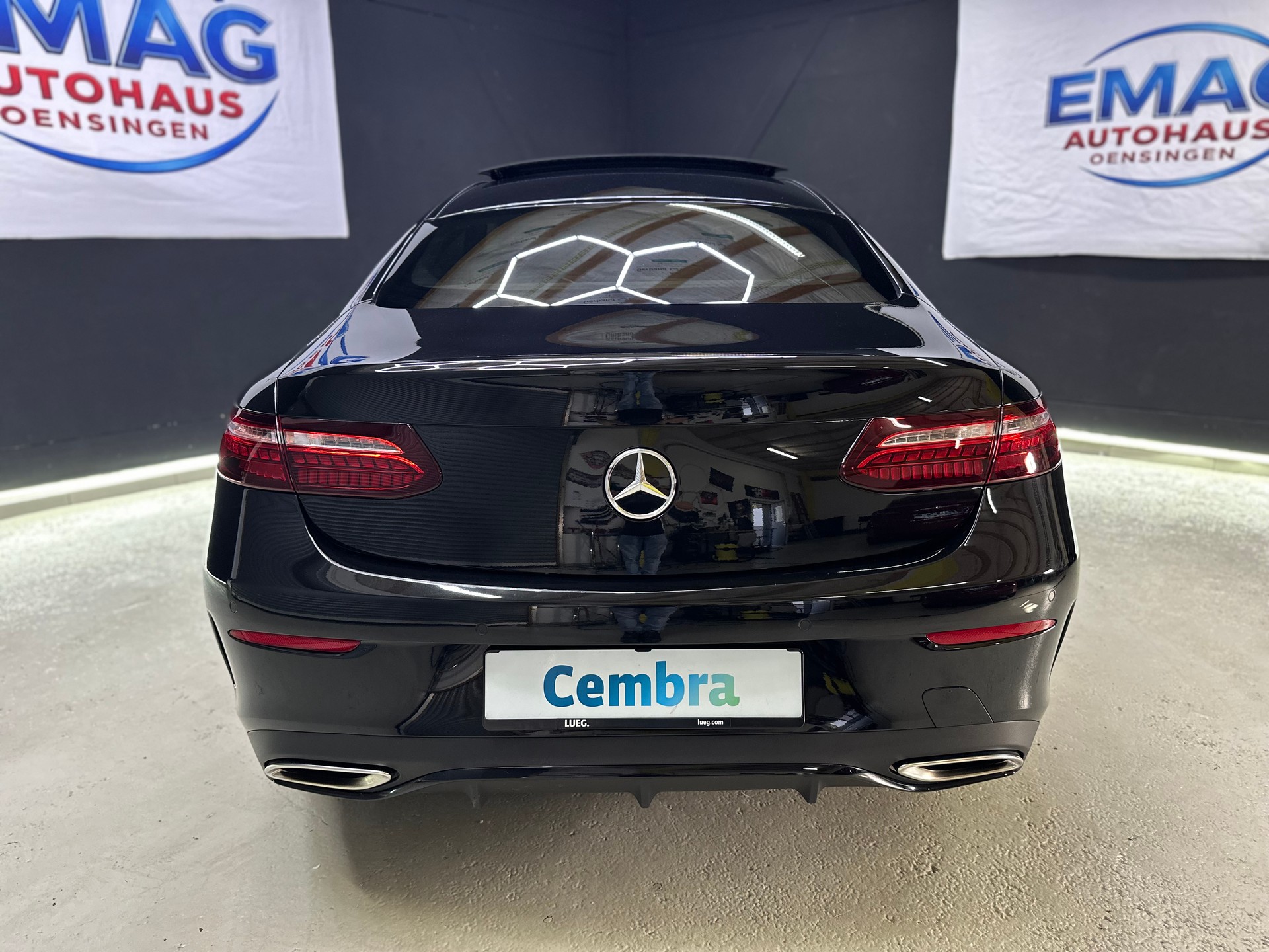 MERCEDES-BENZ E 200 Coupé 4Matic AMG Line 9G-Tronic-image-6
