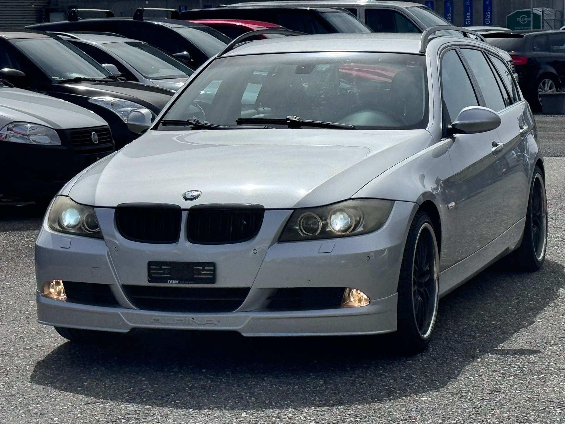 BMW 325i Touring-image-2