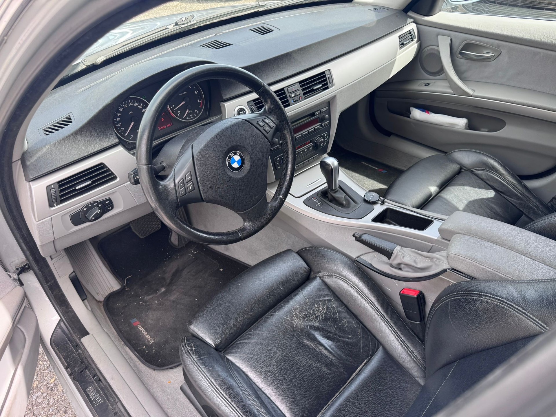 BMW 325i Touring-image-7