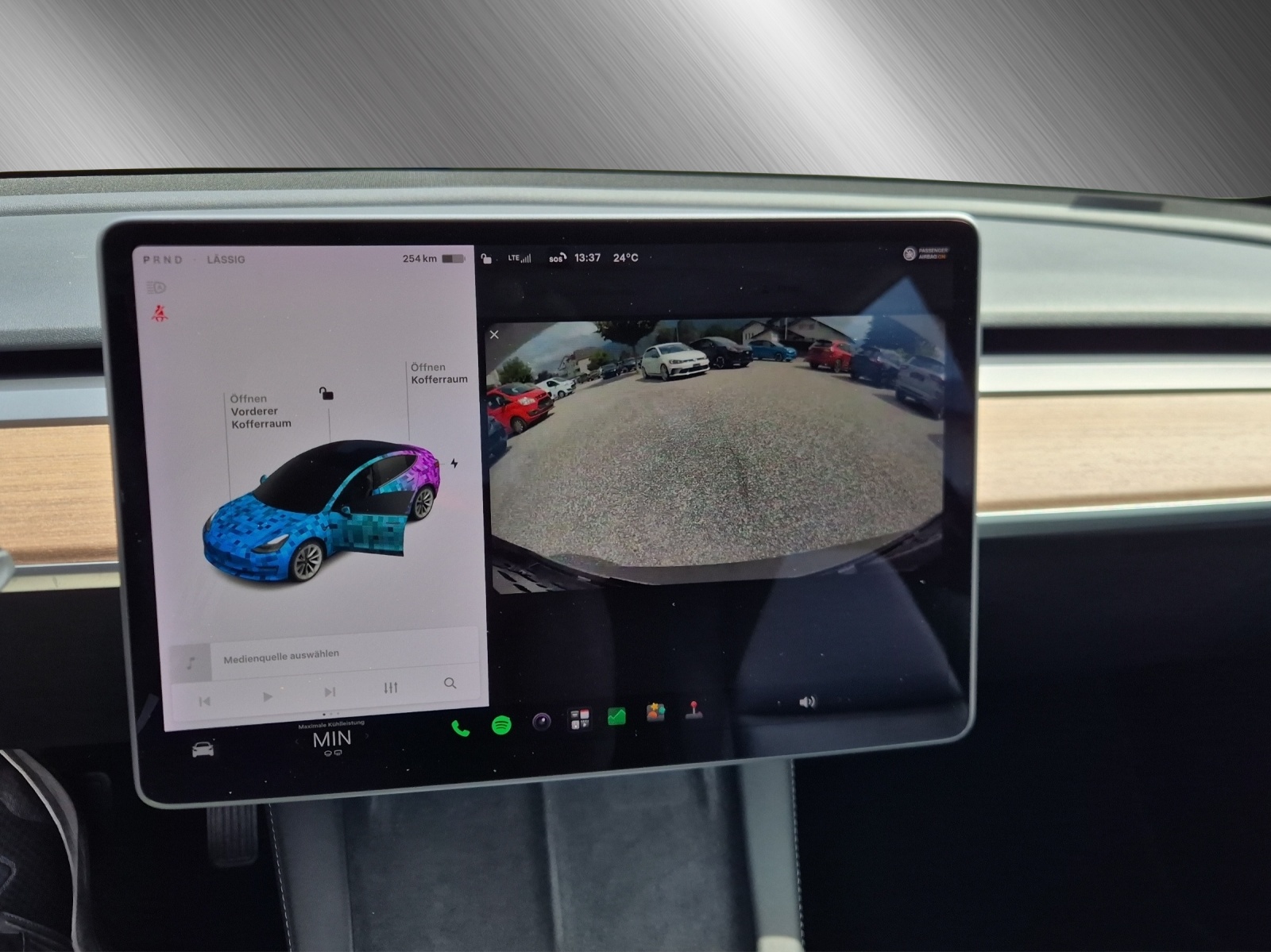 TESLA Model 3 Long Range Dual Motor-image-12