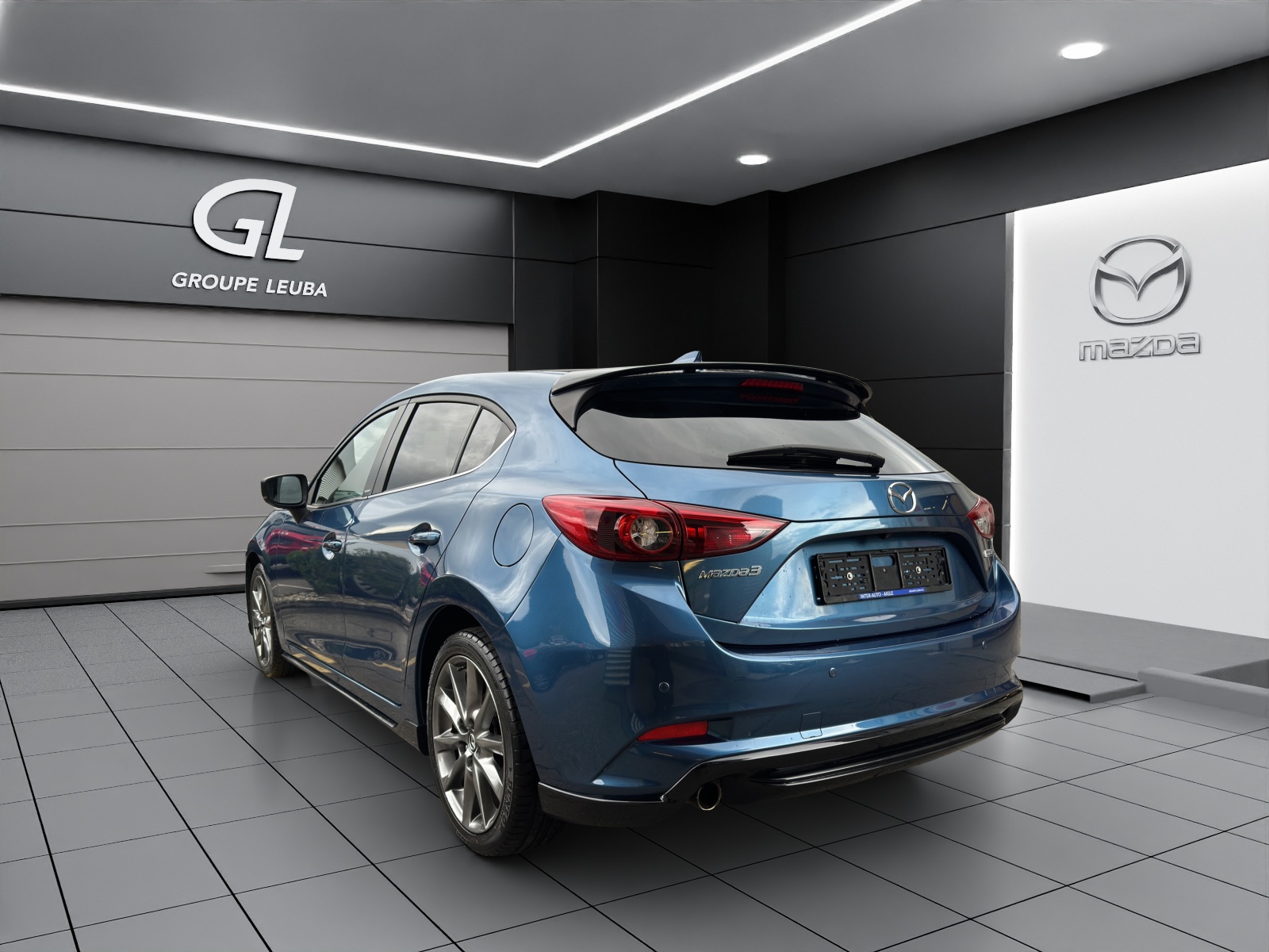 MAZDA 3 G 120 Revolution-showroom-element-3