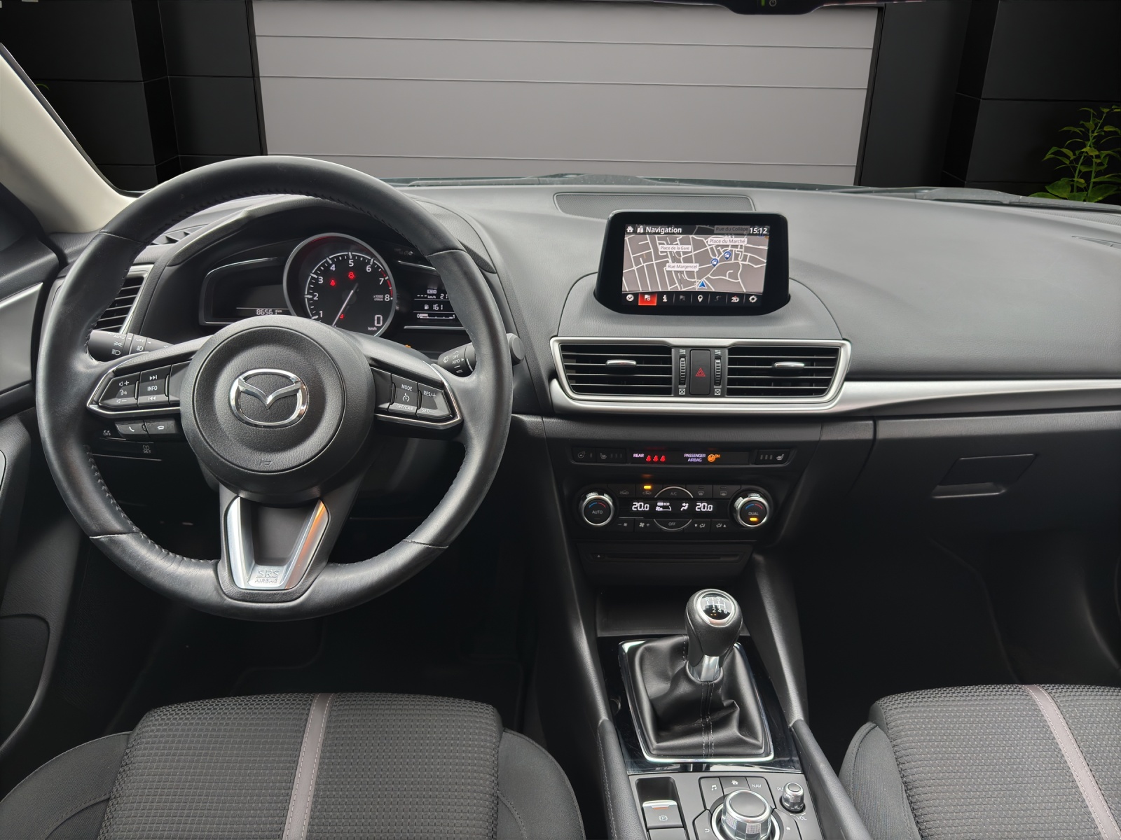 MAZDA 3 G 120 Revolution-image-8