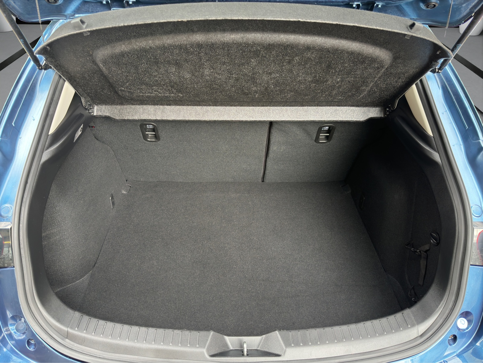 MAZDA 3 G 120 Revolution-image-6