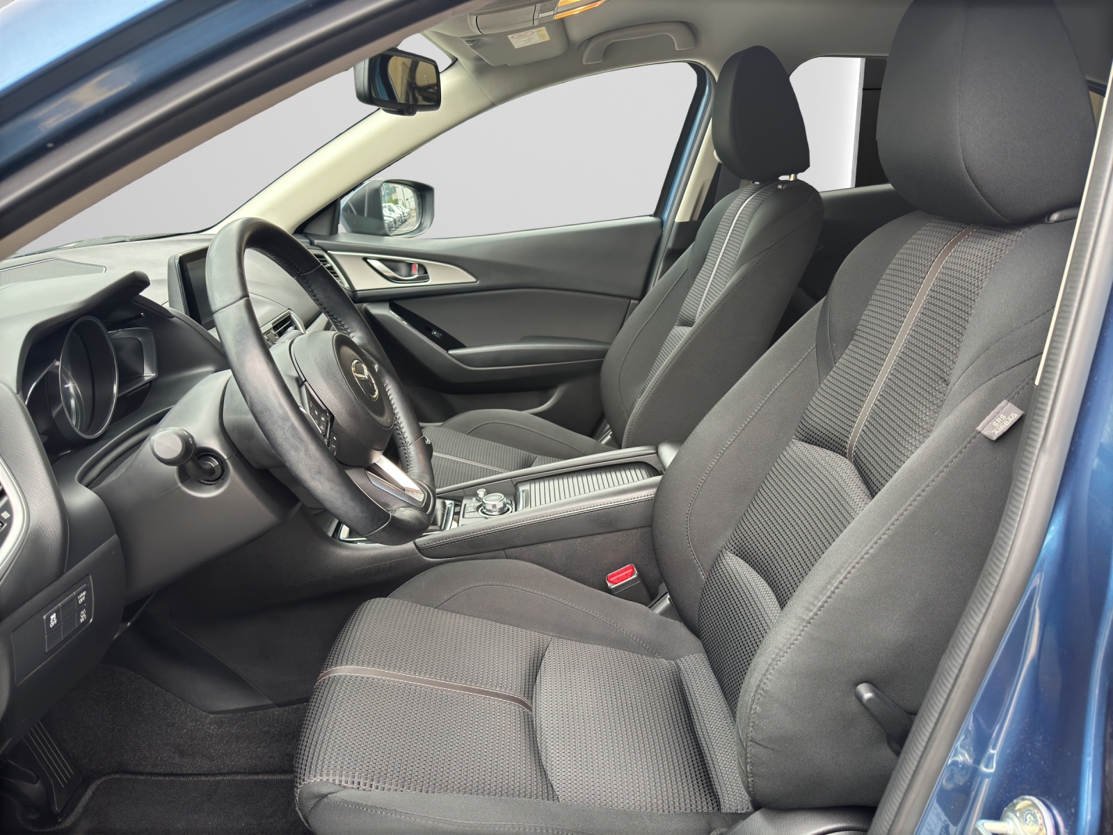 MAZDA 3 G 120 Revolution-image-7