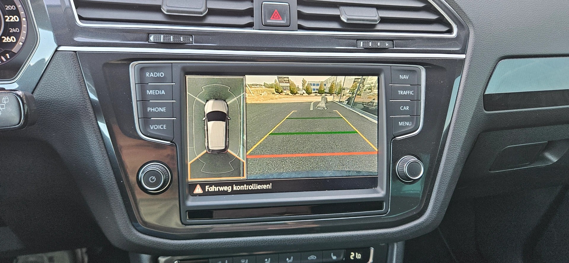 VW Tiguan 2.0 TDI SCR Highline4Motion DSG-image-9
