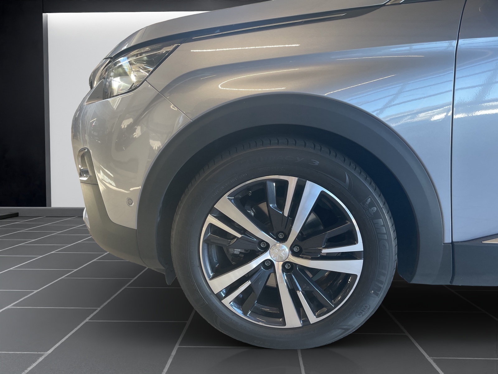 PEUGEOT 5008 1.6 PureTech Allure-image-9