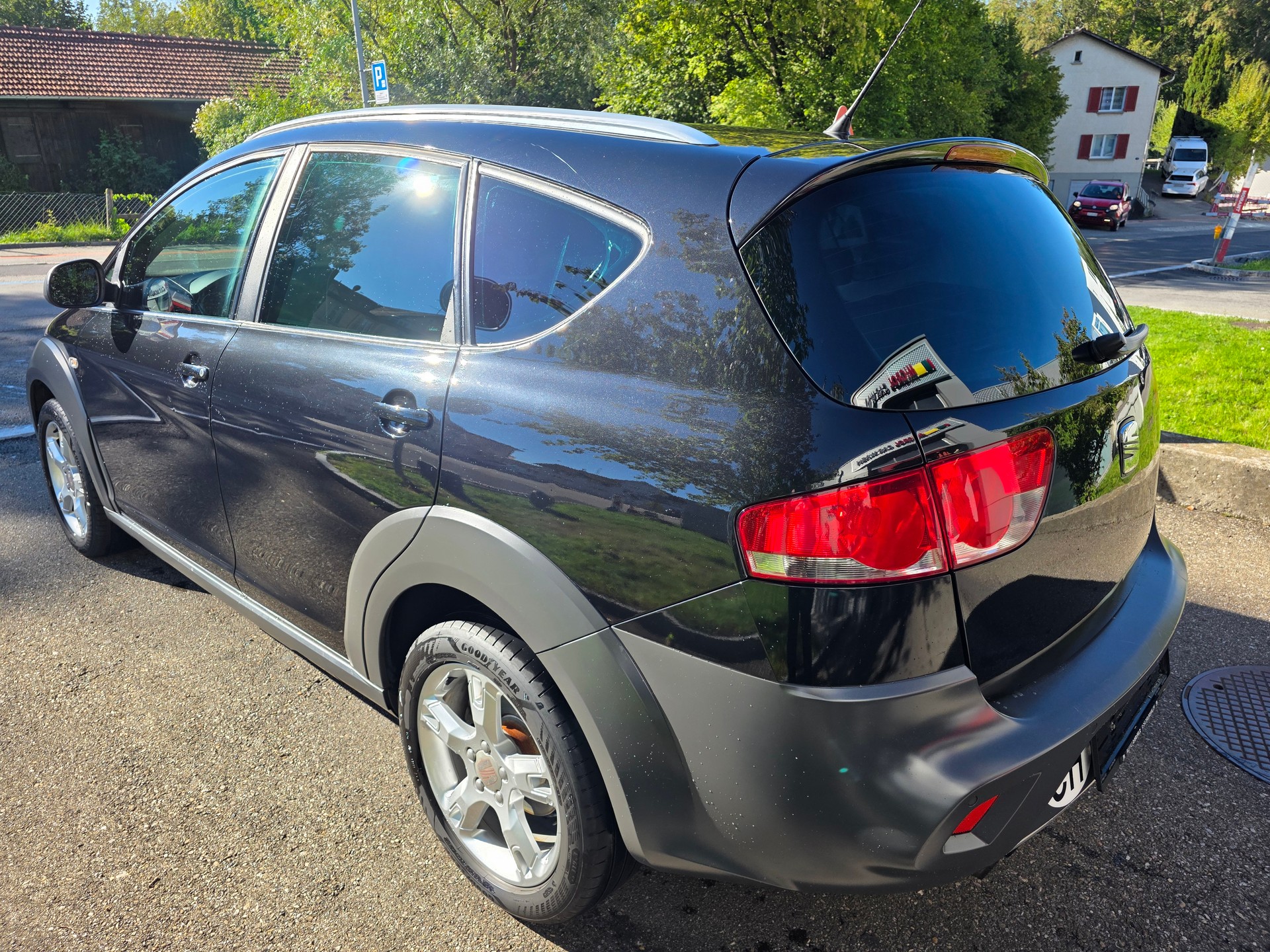 SEAT Altea XL Freetrack 2.0 TSI Advantage / Automatik / 4x4 / inklusive neuer Winterreifen-image-4