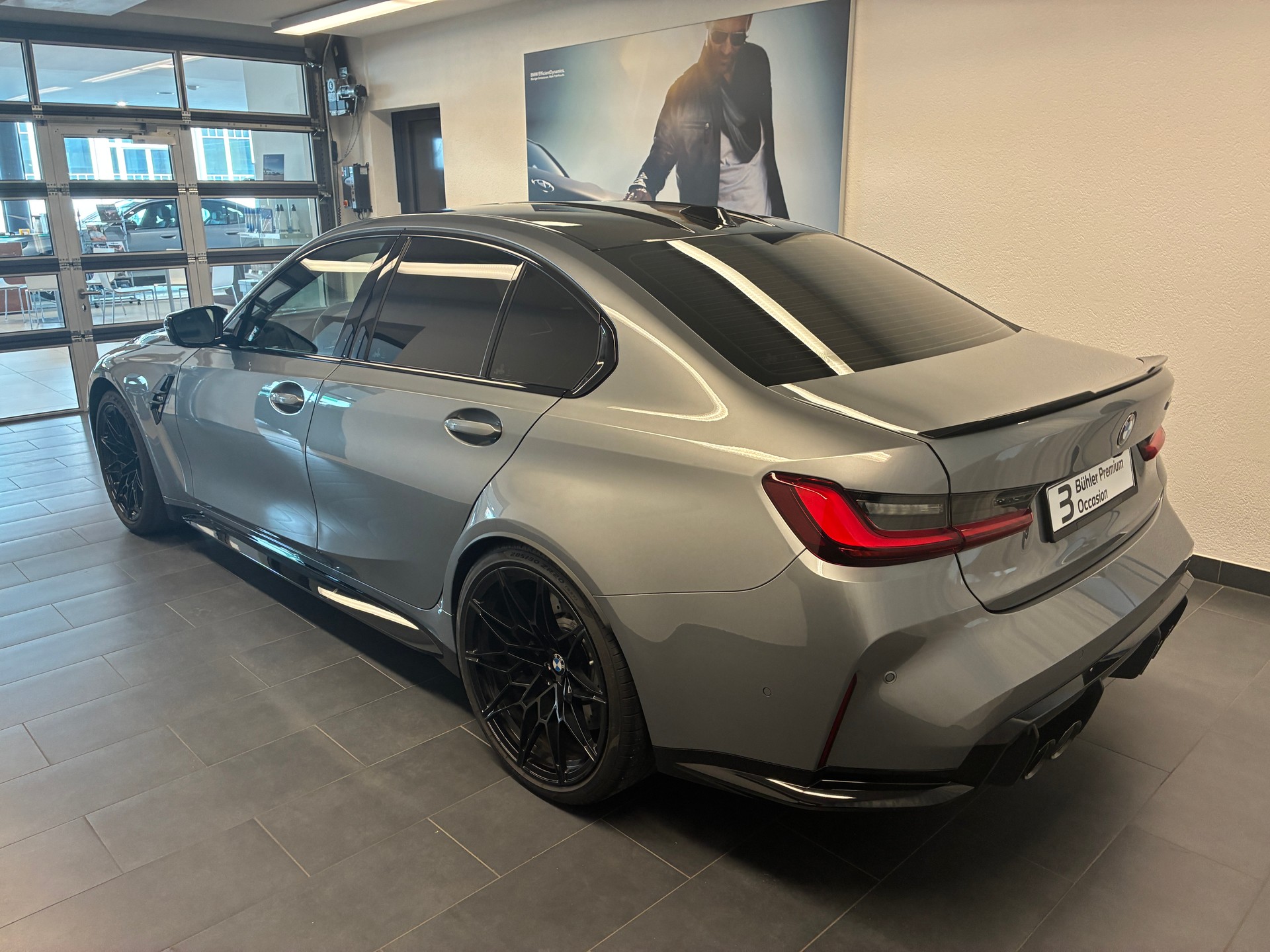 BMW M3-showroom-element-3