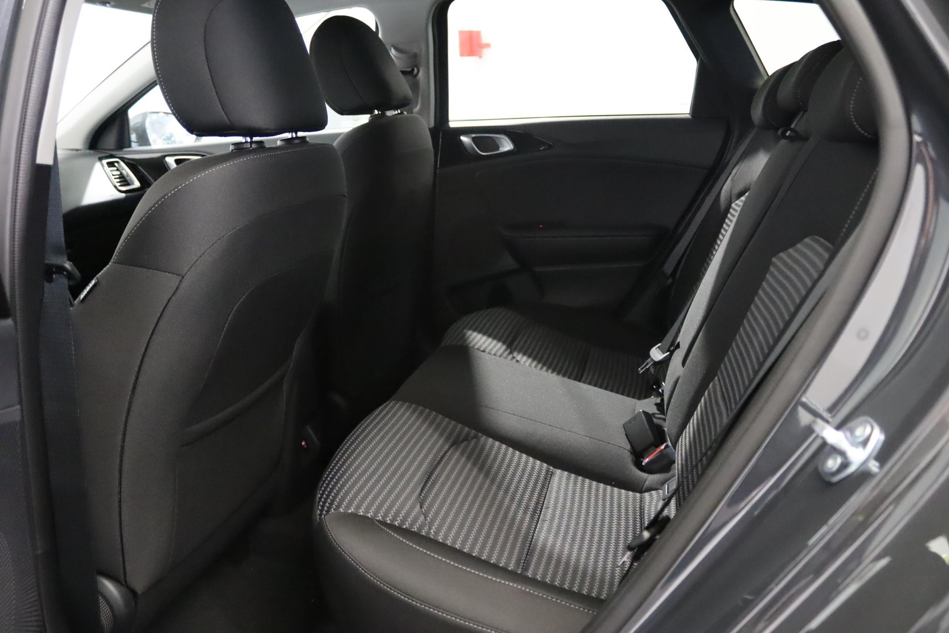 KIA Ceed SW 1.5 T-GDi MHEV Power-showroom-element-3