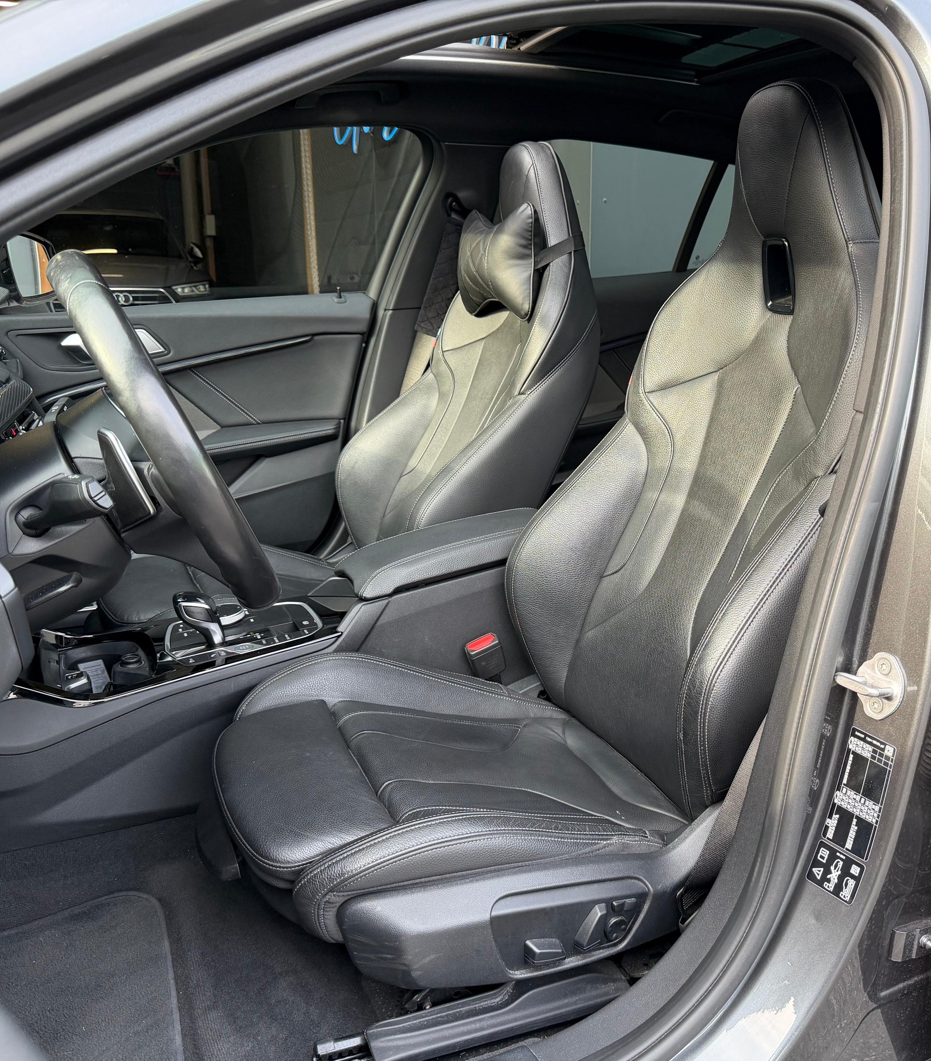 BMW M135i xDrive Steptronic-image-8