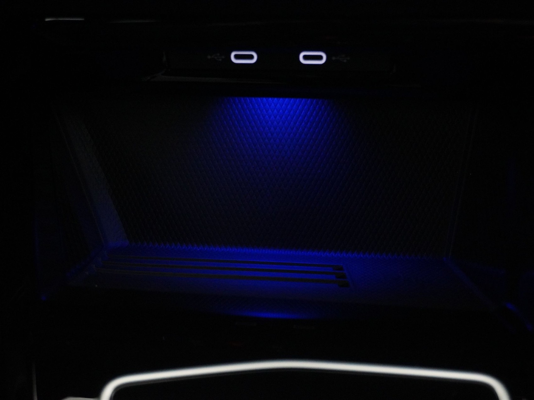 VW Golf VIII Variant 1.5 eTSI R-Line DSG-image-20