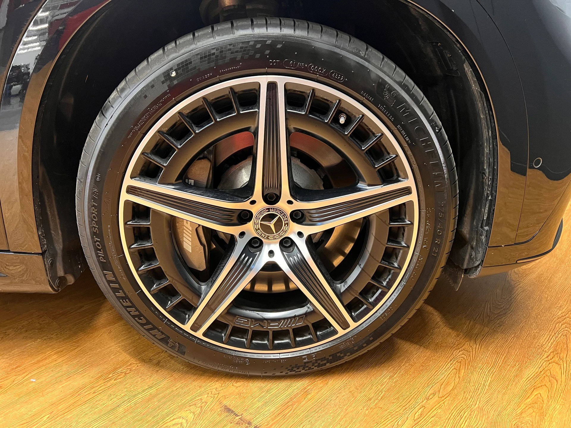 MERCEDES-BENZ EQE SUV AMG 43 4M - AMG / DISTRONIC-image-6