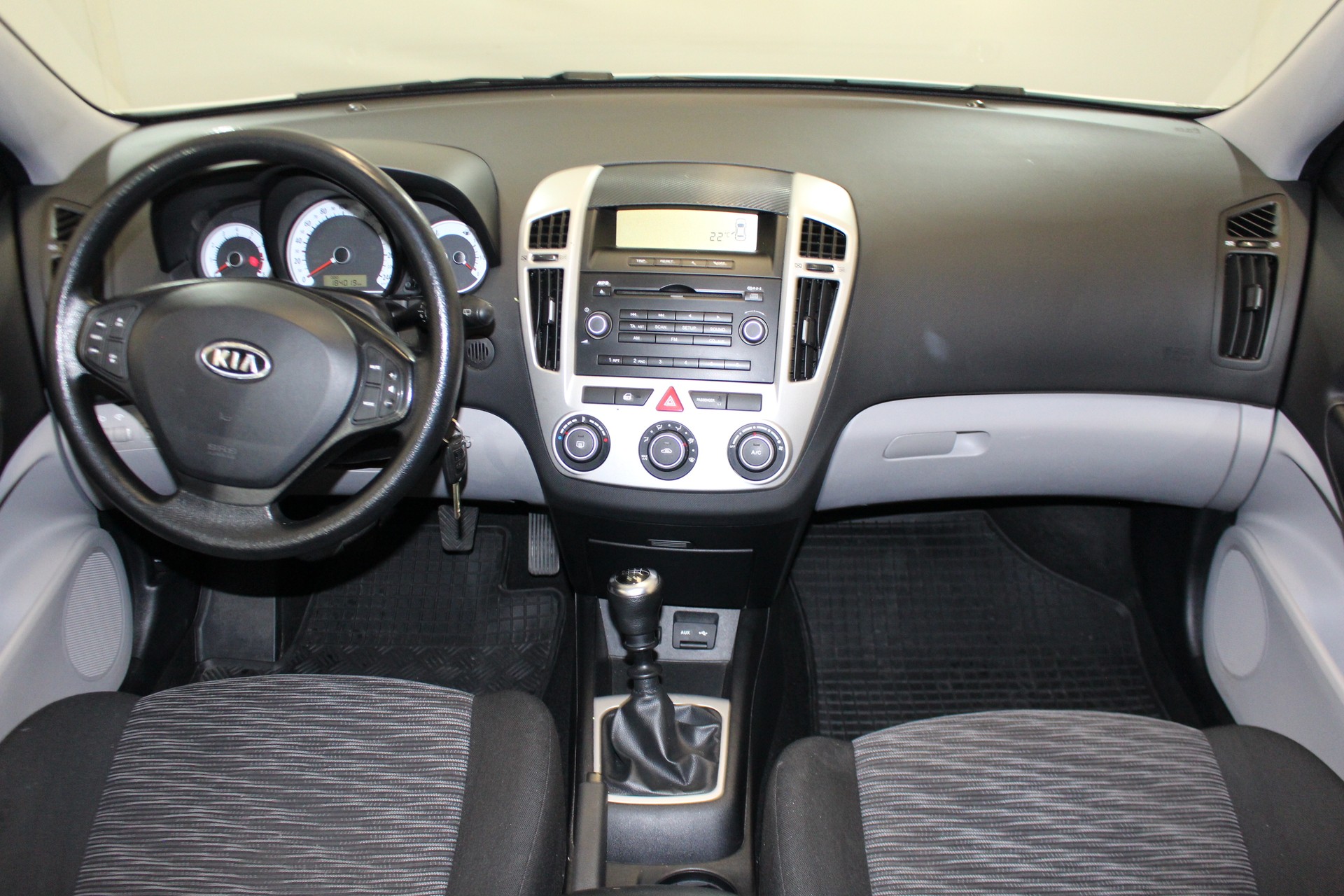 KIA Cee'd Sporty Wagon 1.4 CVVT Eco-image-12