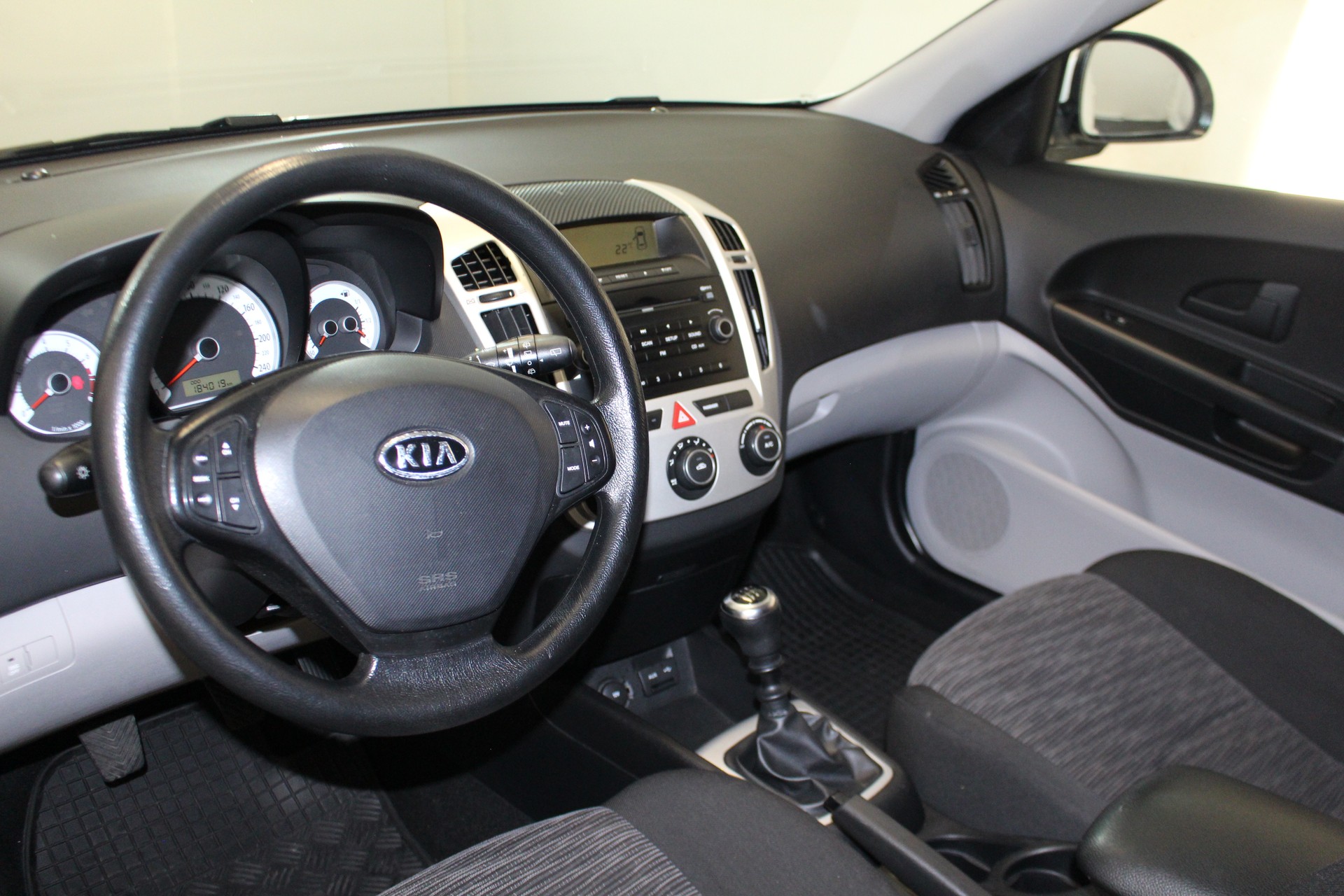 KIA Cee'd Sporty Wagon 1.4 CVVT Eco-image-11