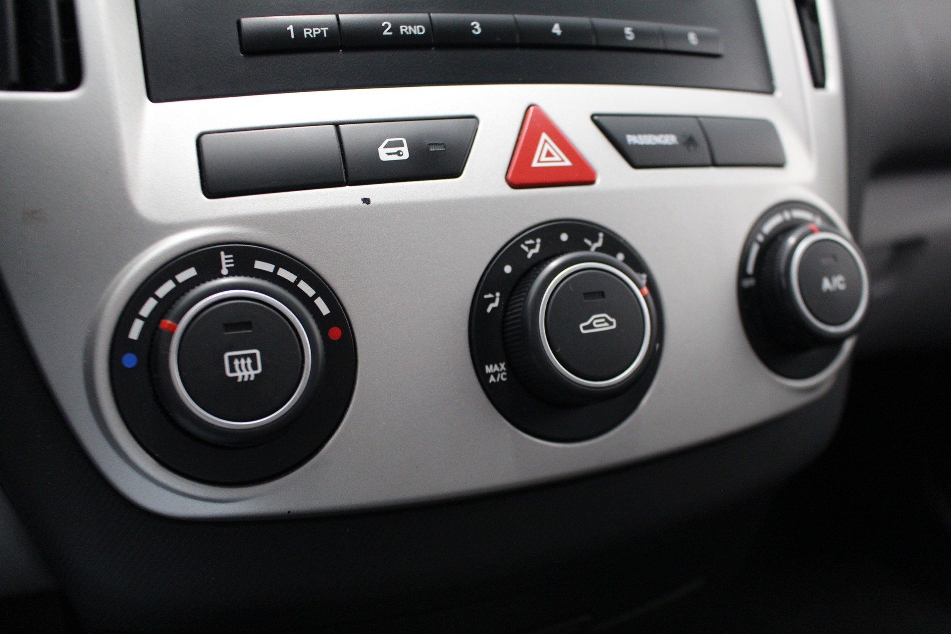 KIA Cee'd Sporty Wagon 1.4 CVVT Eco-image-14