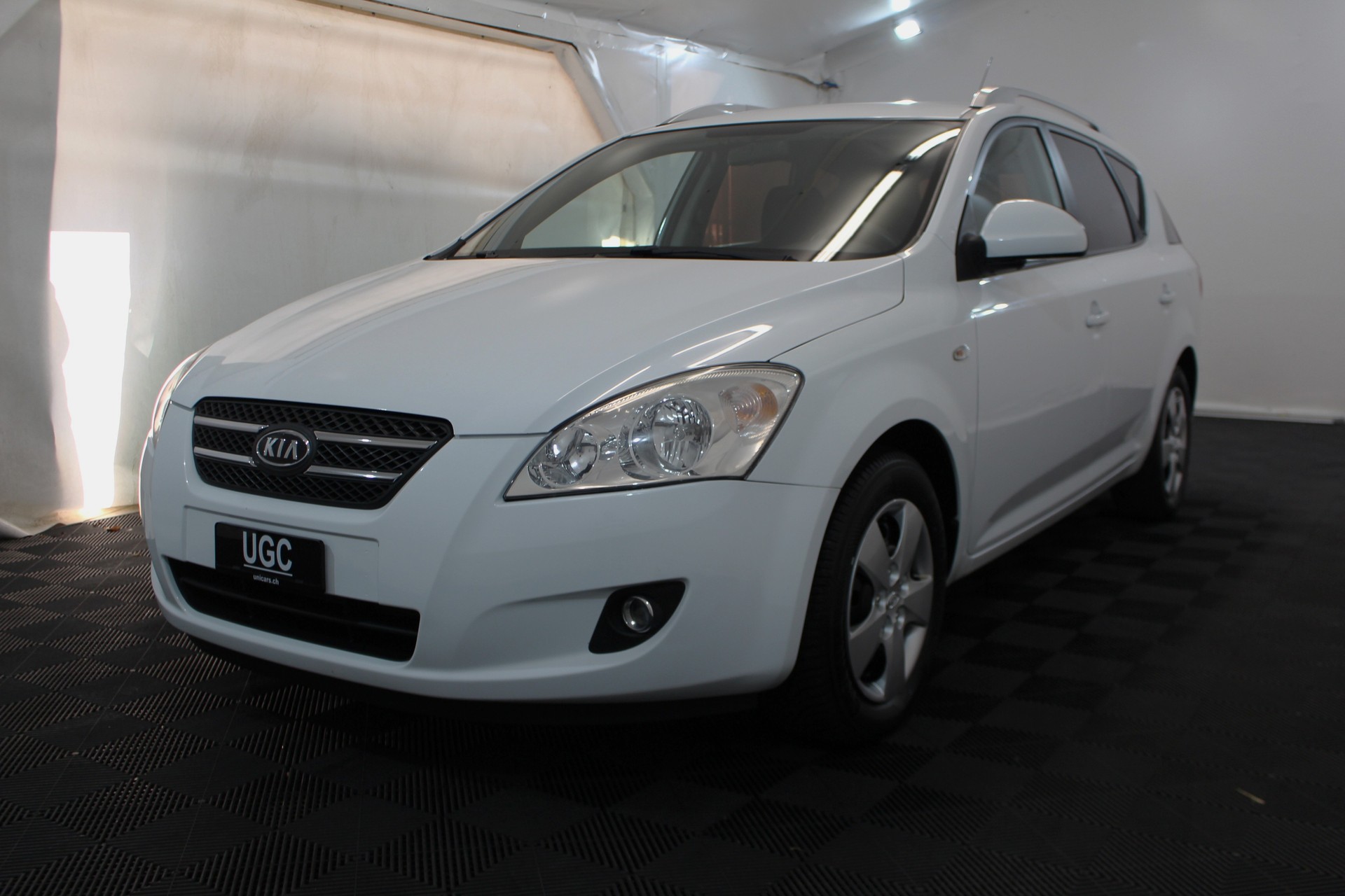 KIA Cee'd Sporty Wagon 1.4 CVVT Eco-showroom-element-2