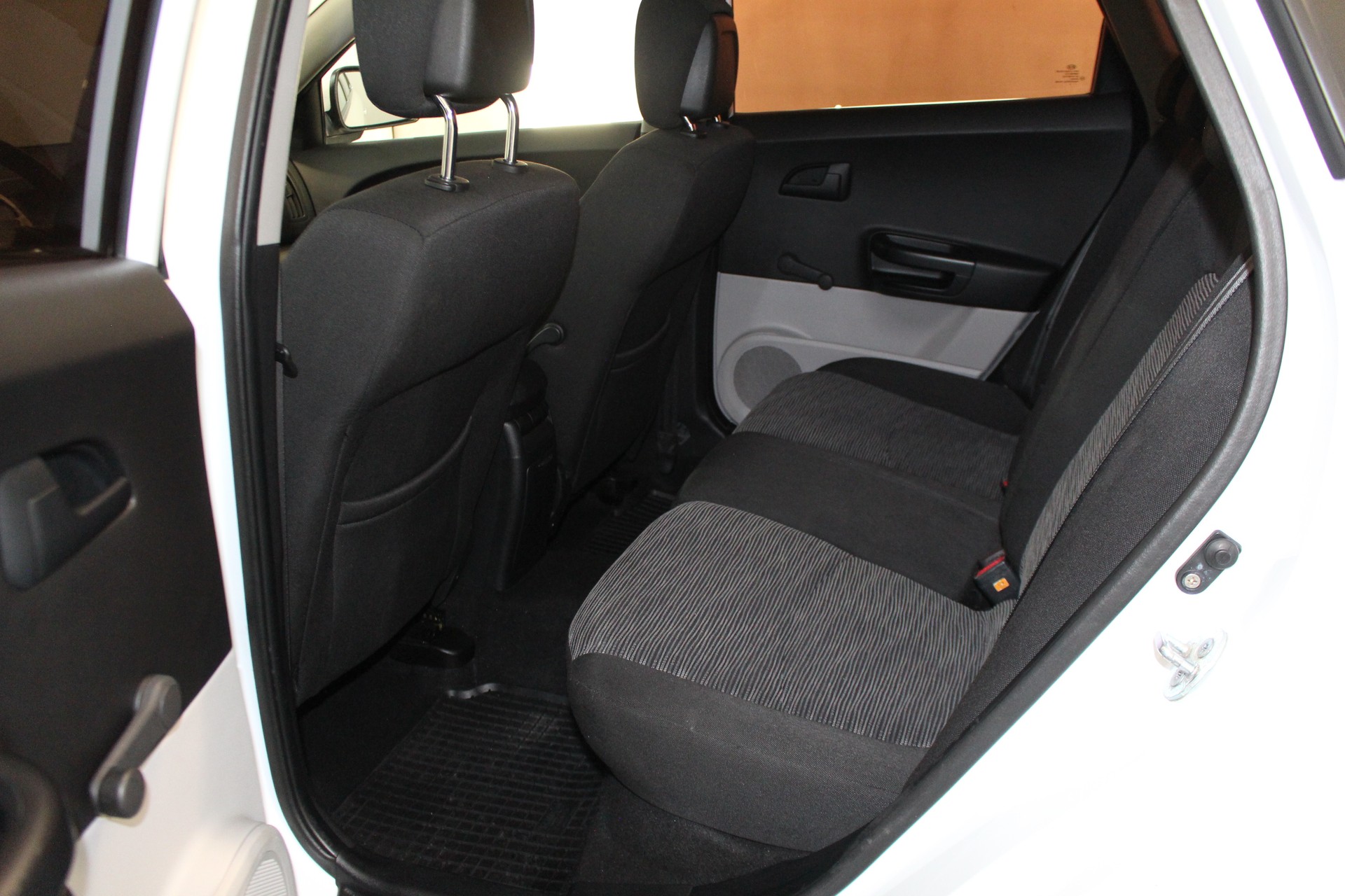 KIA Cee'd Sporty Wagon 1.4 CVVT Eco-image-7