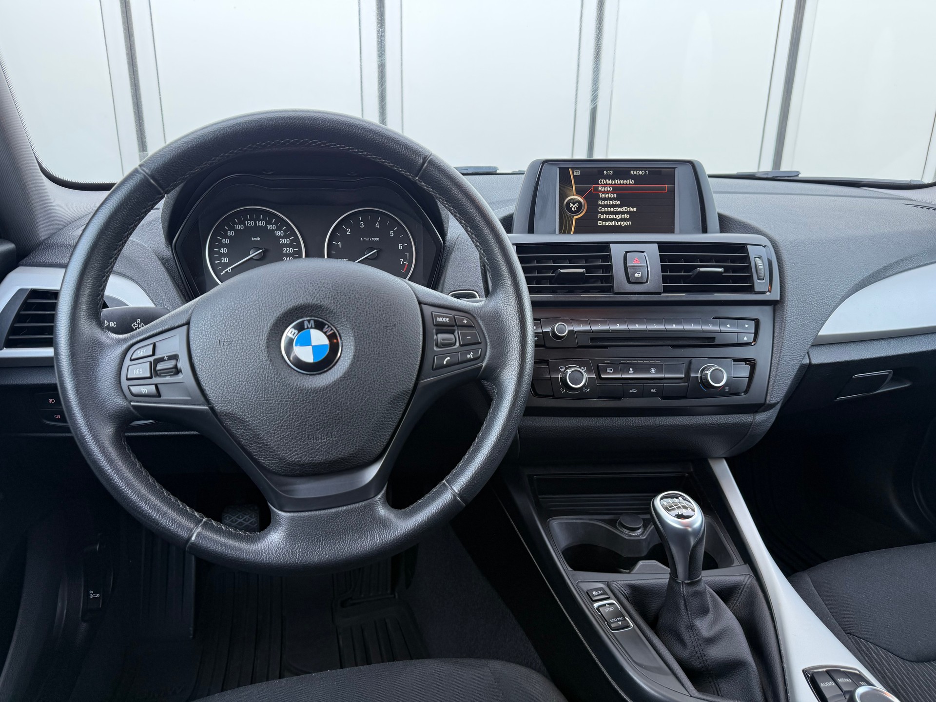 BMW 114i Business-image-6