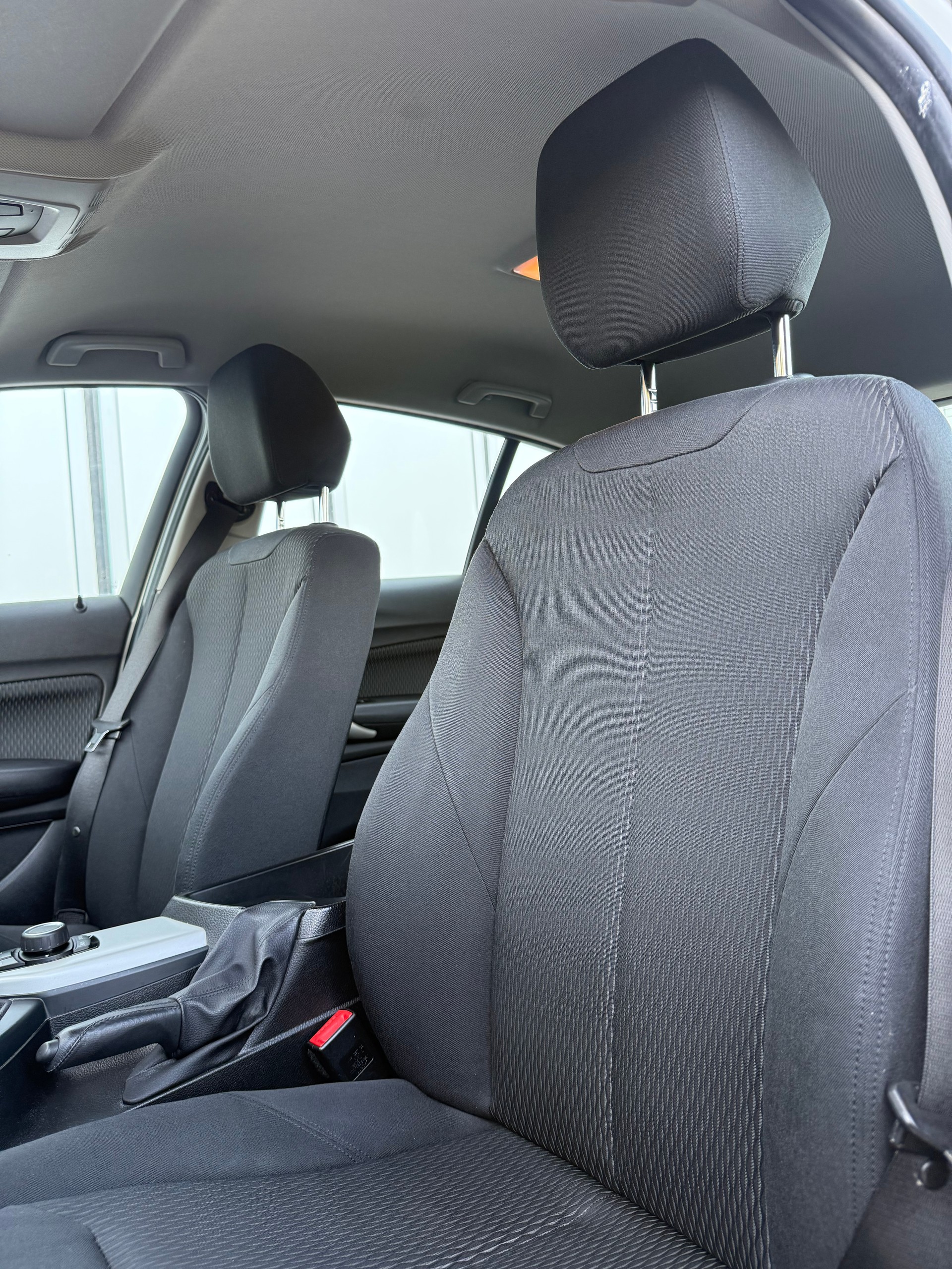 BMW 114i Business-image-15