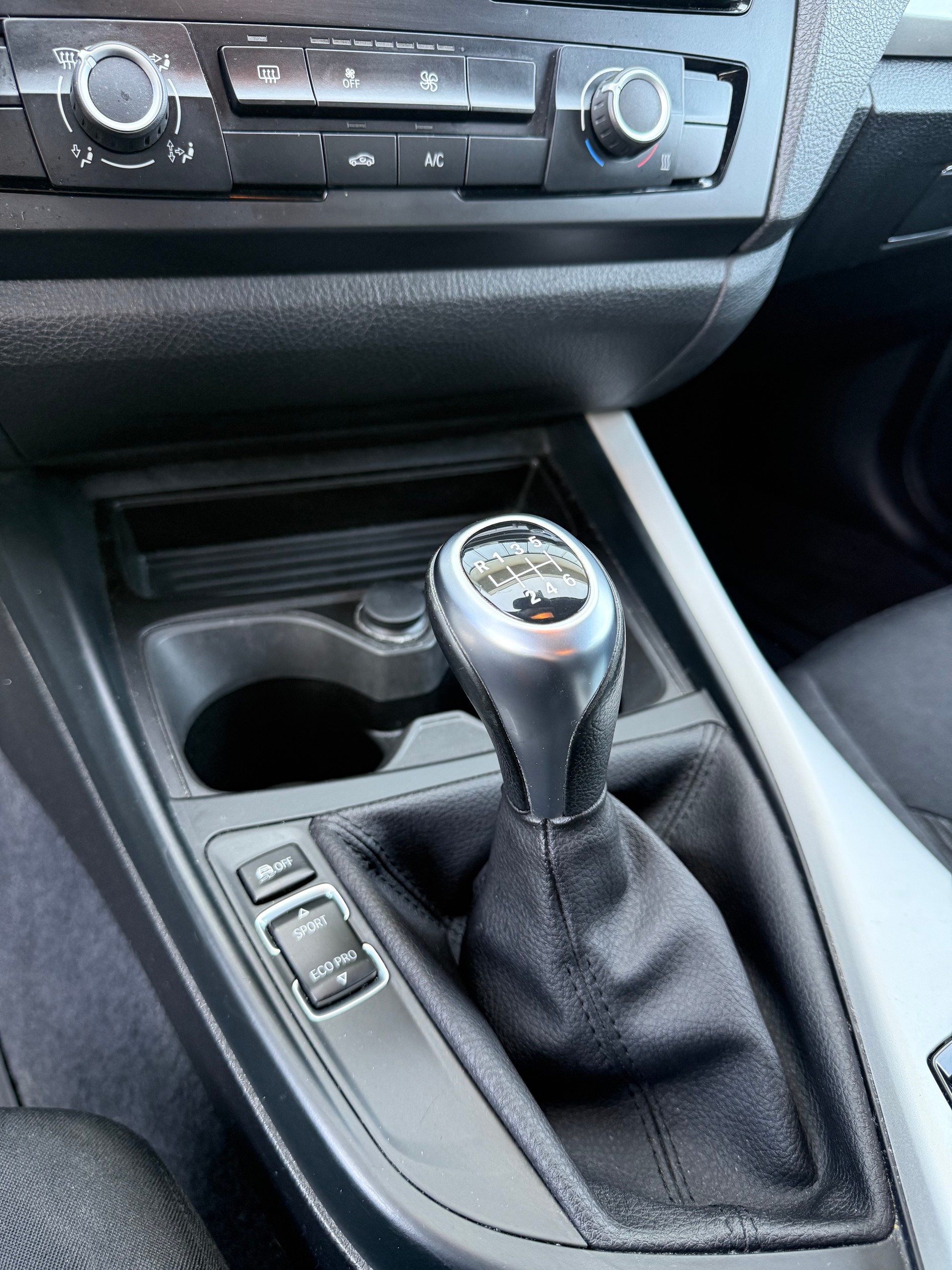 BMW 114i Business-image-11