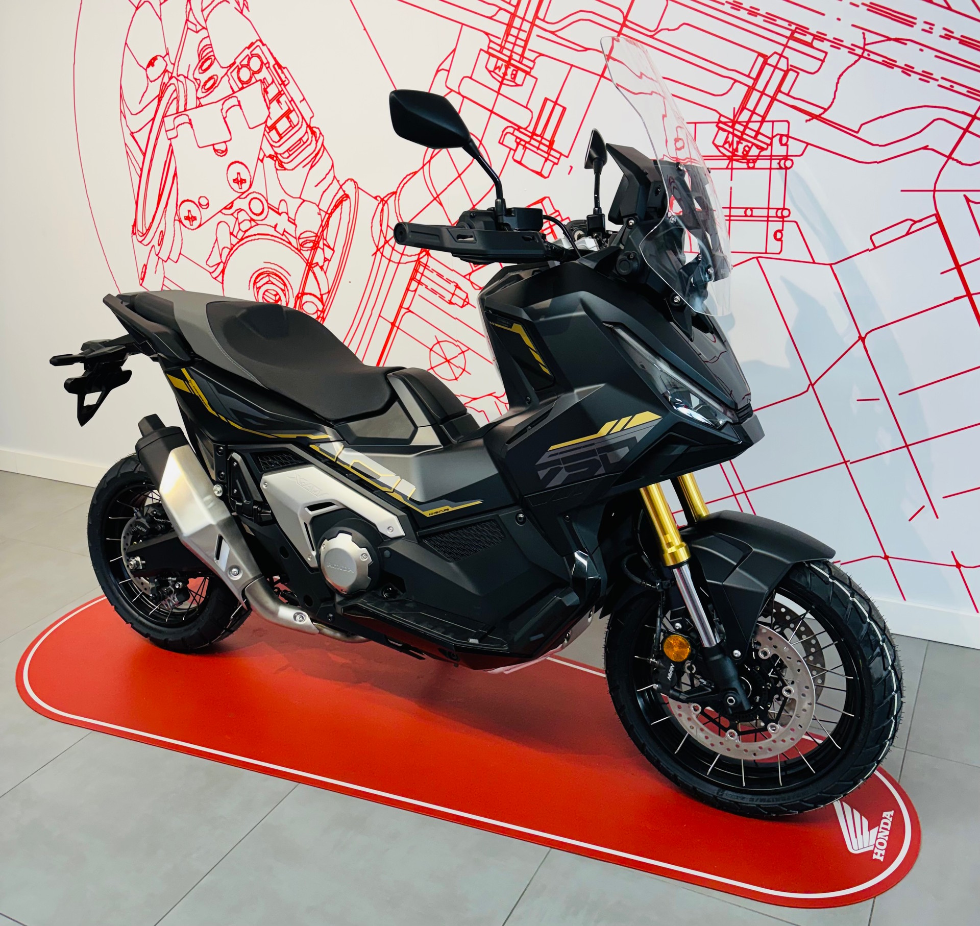HONDA X-ADV 750-image-2