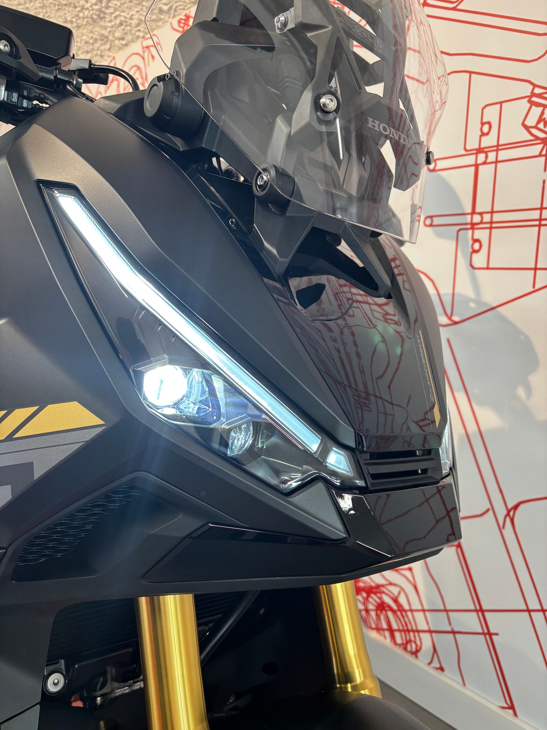 HONDA X-ADV 750-image-5