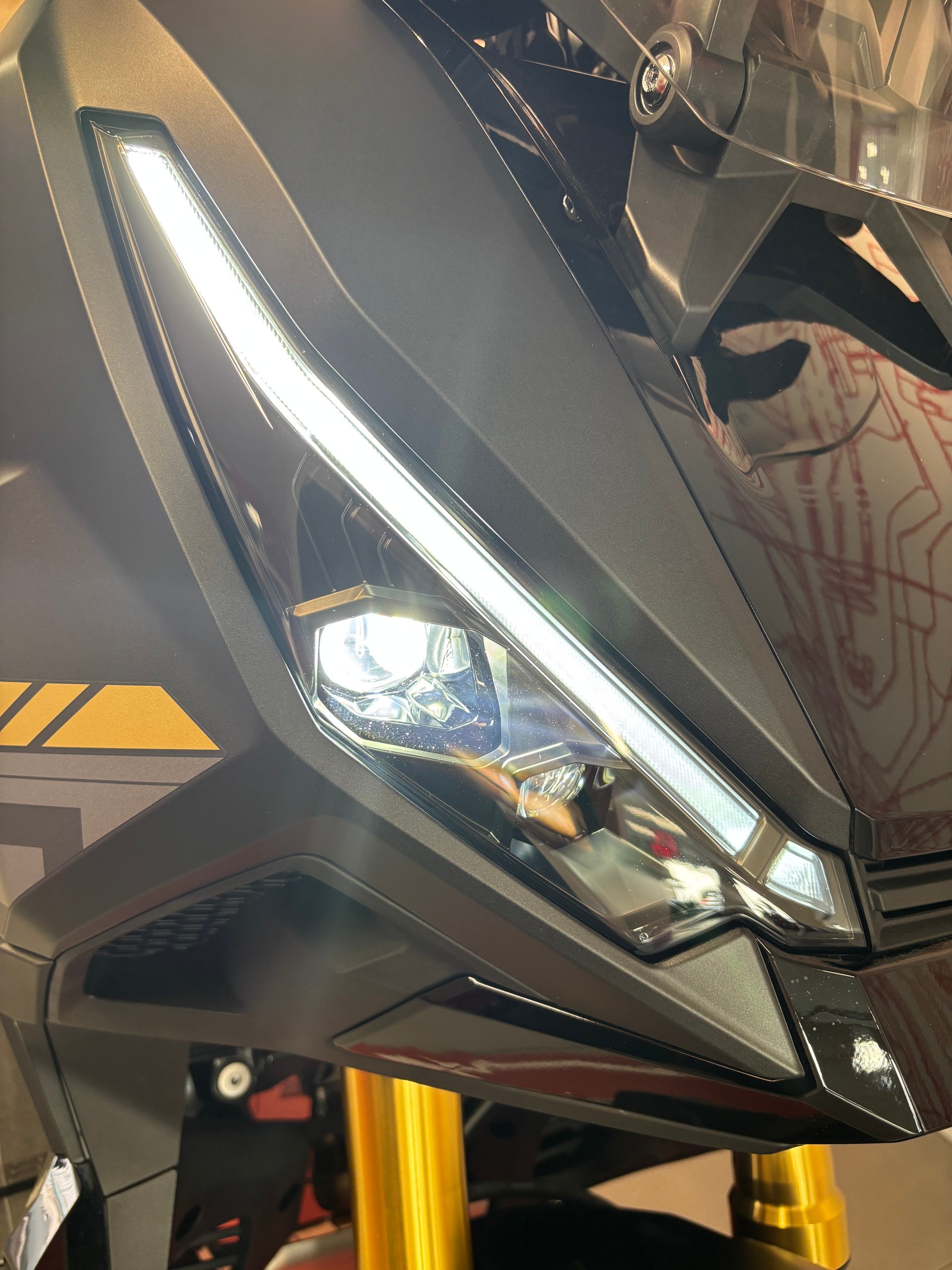 HONDA X-ADV 750-image-6