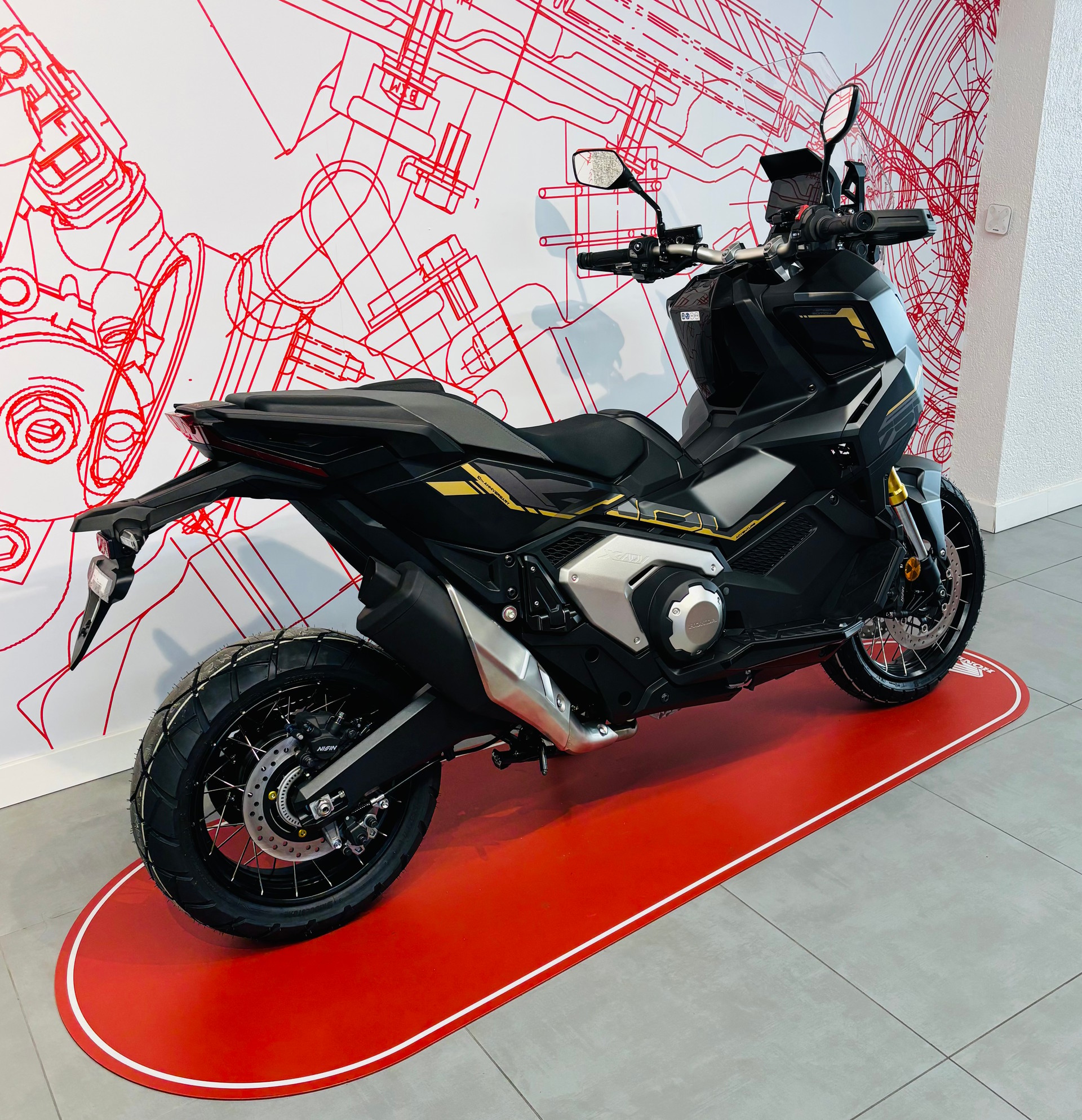 HONDA X-ADV 750-image-3