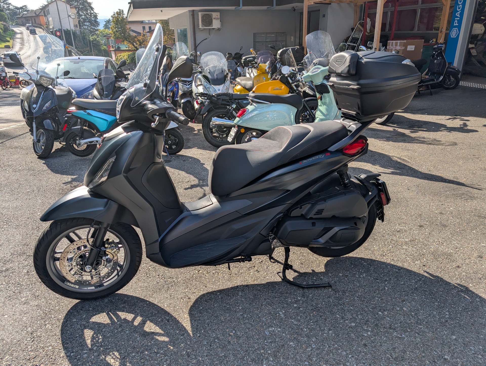 PIAGGIO Beverly 400 Sport-image-2